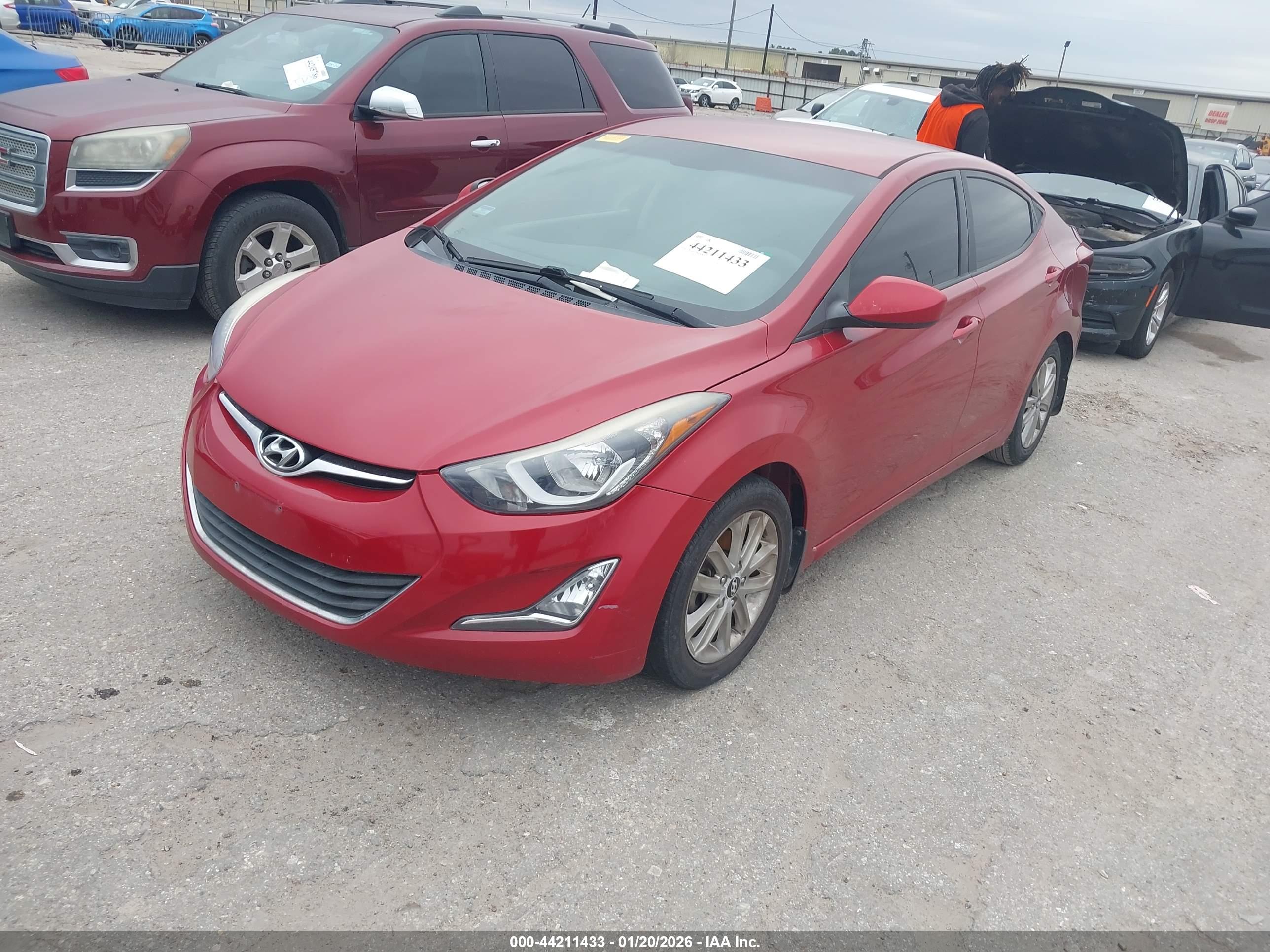 HYUNDAI ELANTRA image 2
