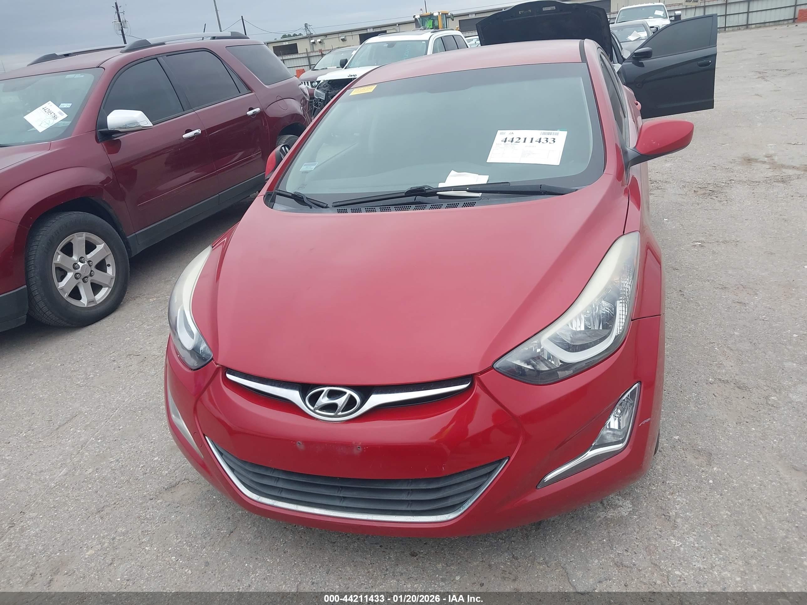 HYUNDAI ELANTRA image 6