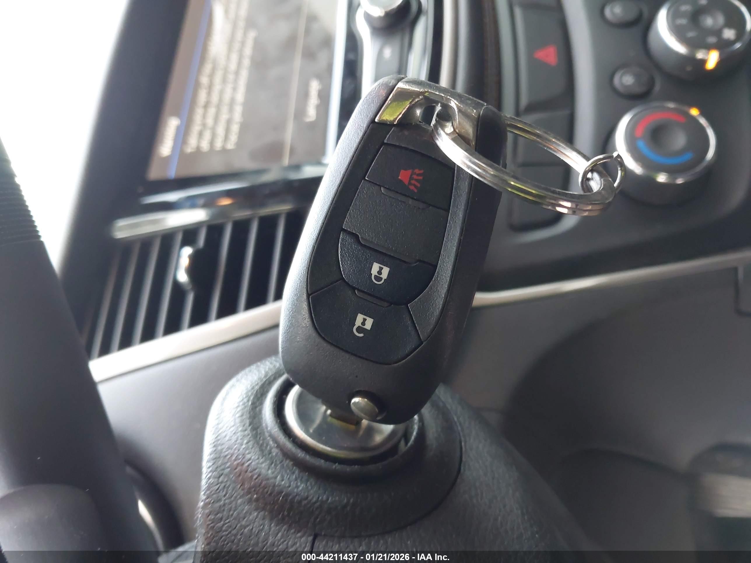CHEVROLET TRAX image 11