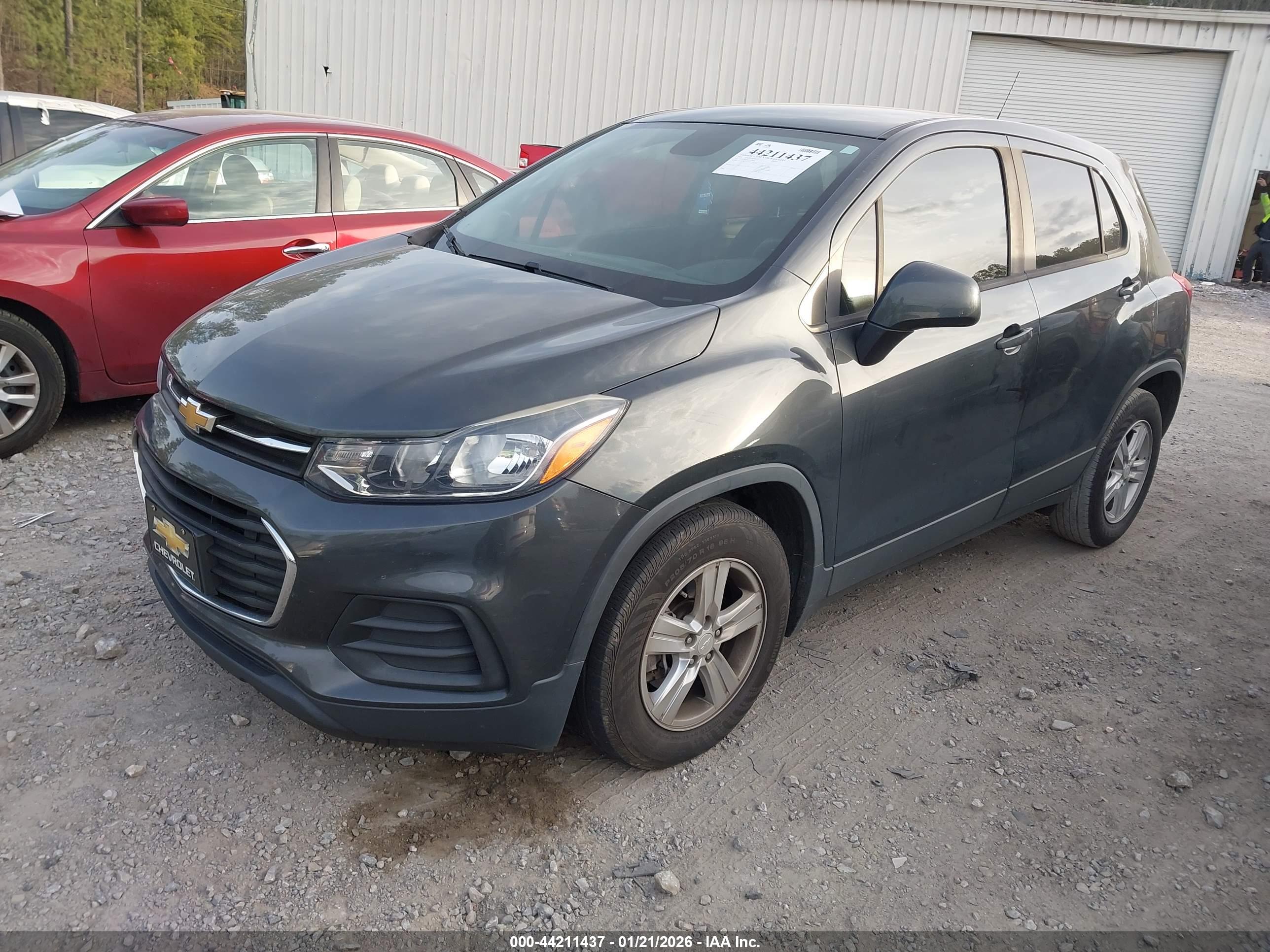 CHEVROLET TRAX image 2