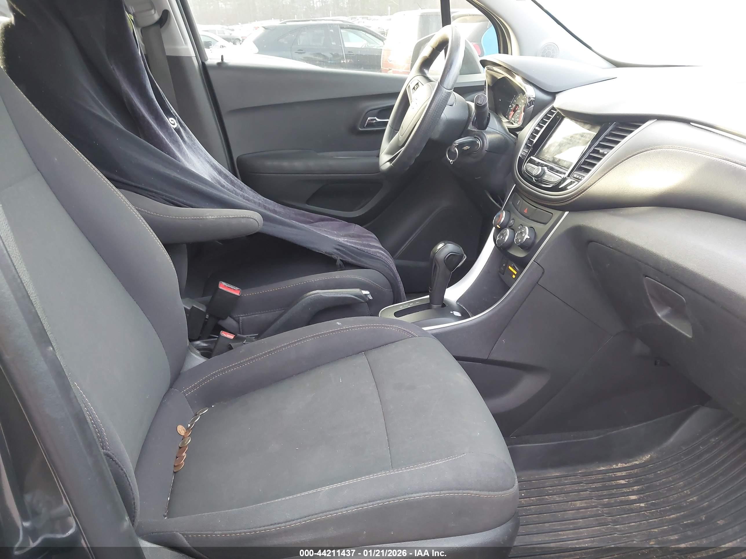 CHEVROLET TRAX image 5