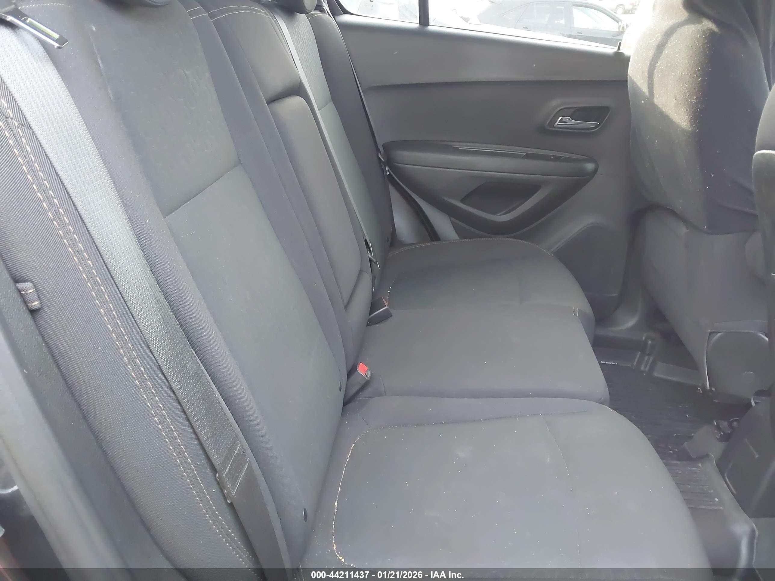 CHEVROLET TRAX image 8