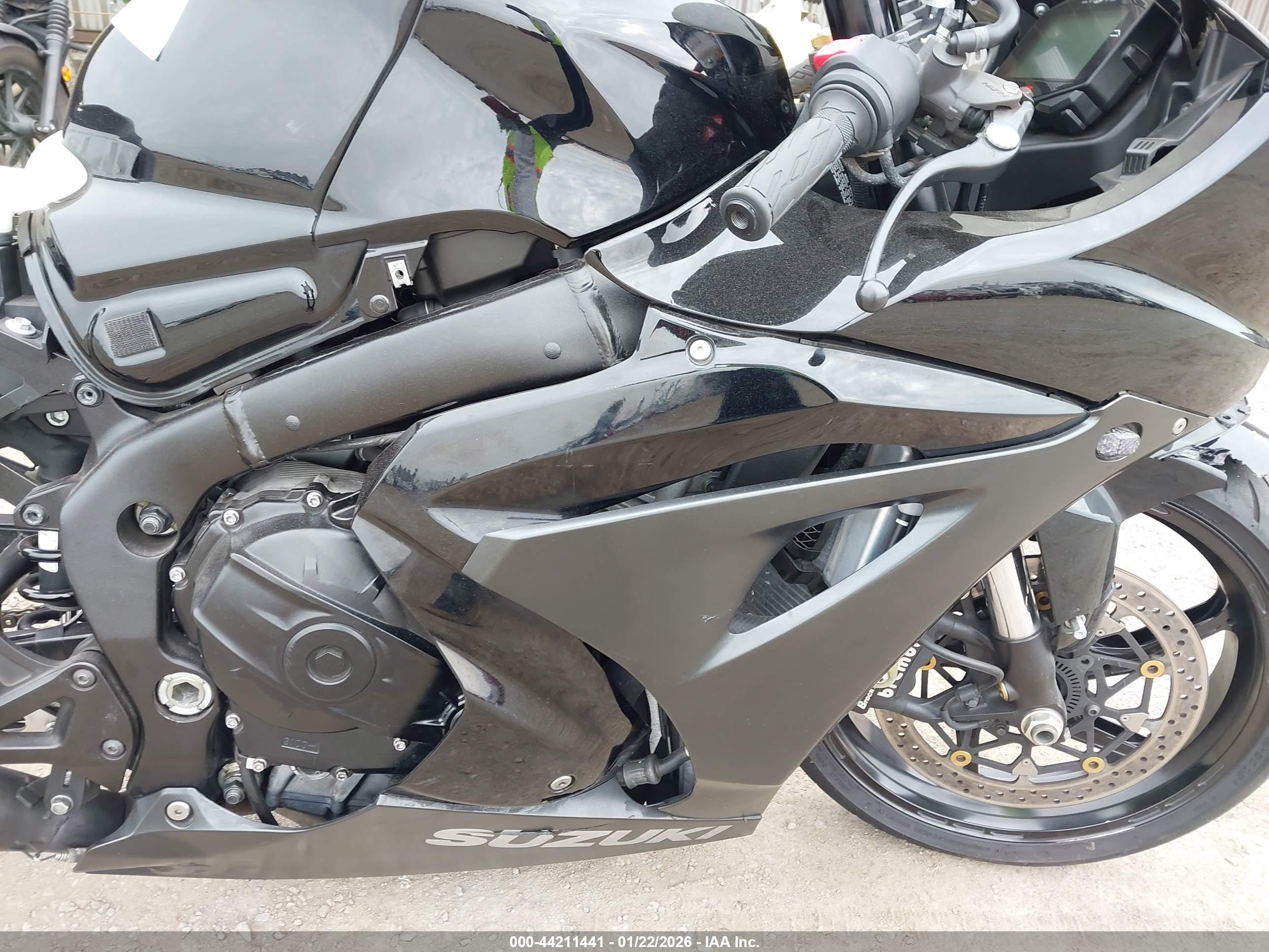 SUZUKI GSX-R1000 image 8