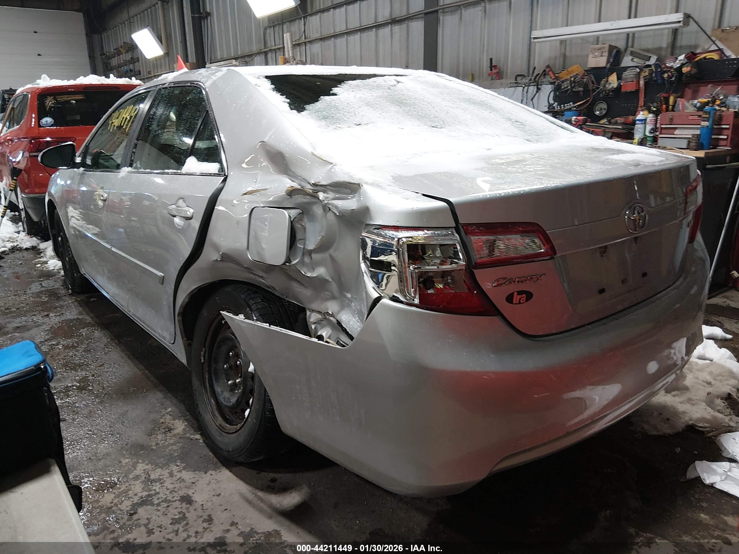 TOYOTA CAMRY image 3