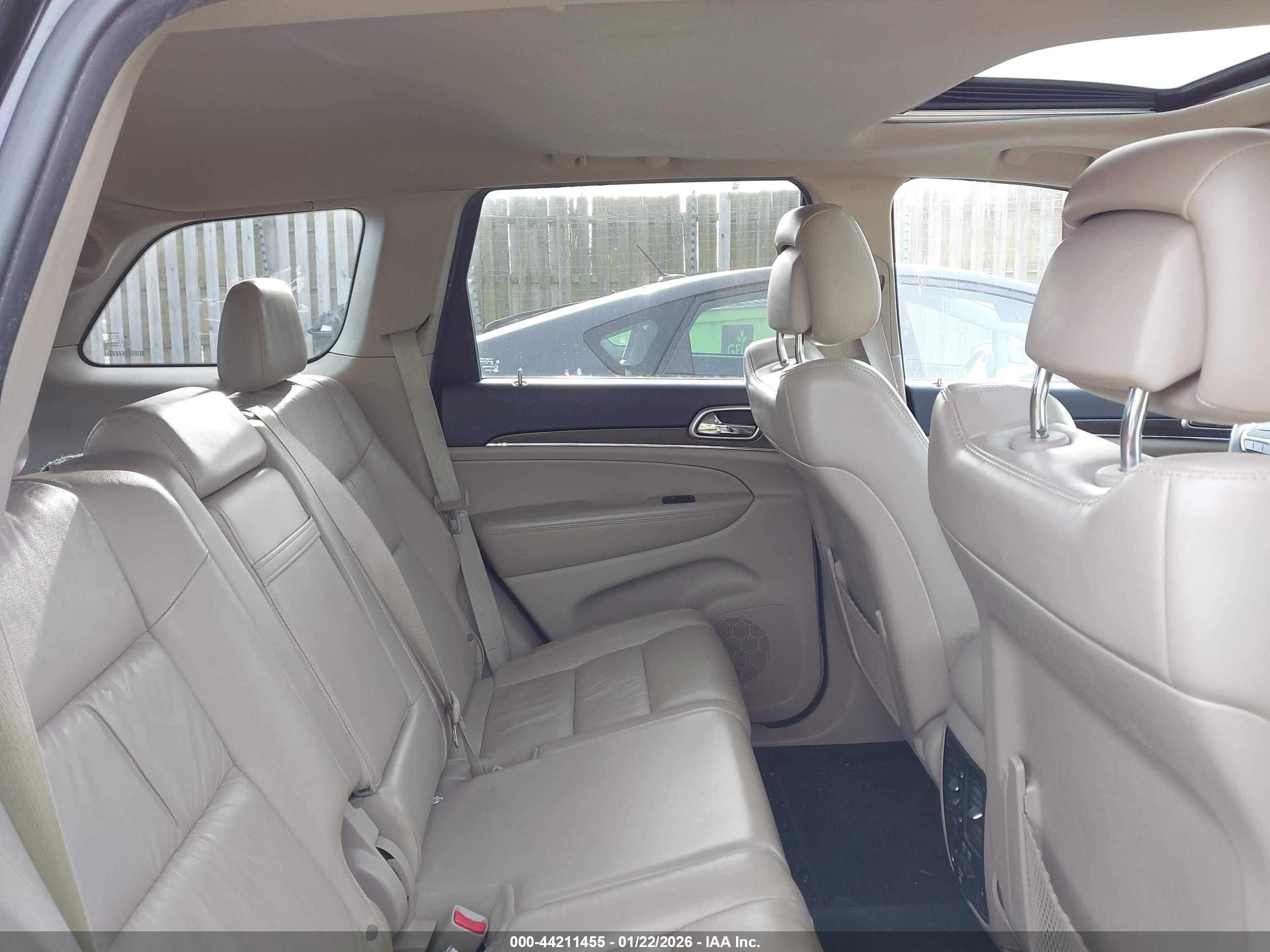 JEEP GRAND image 8