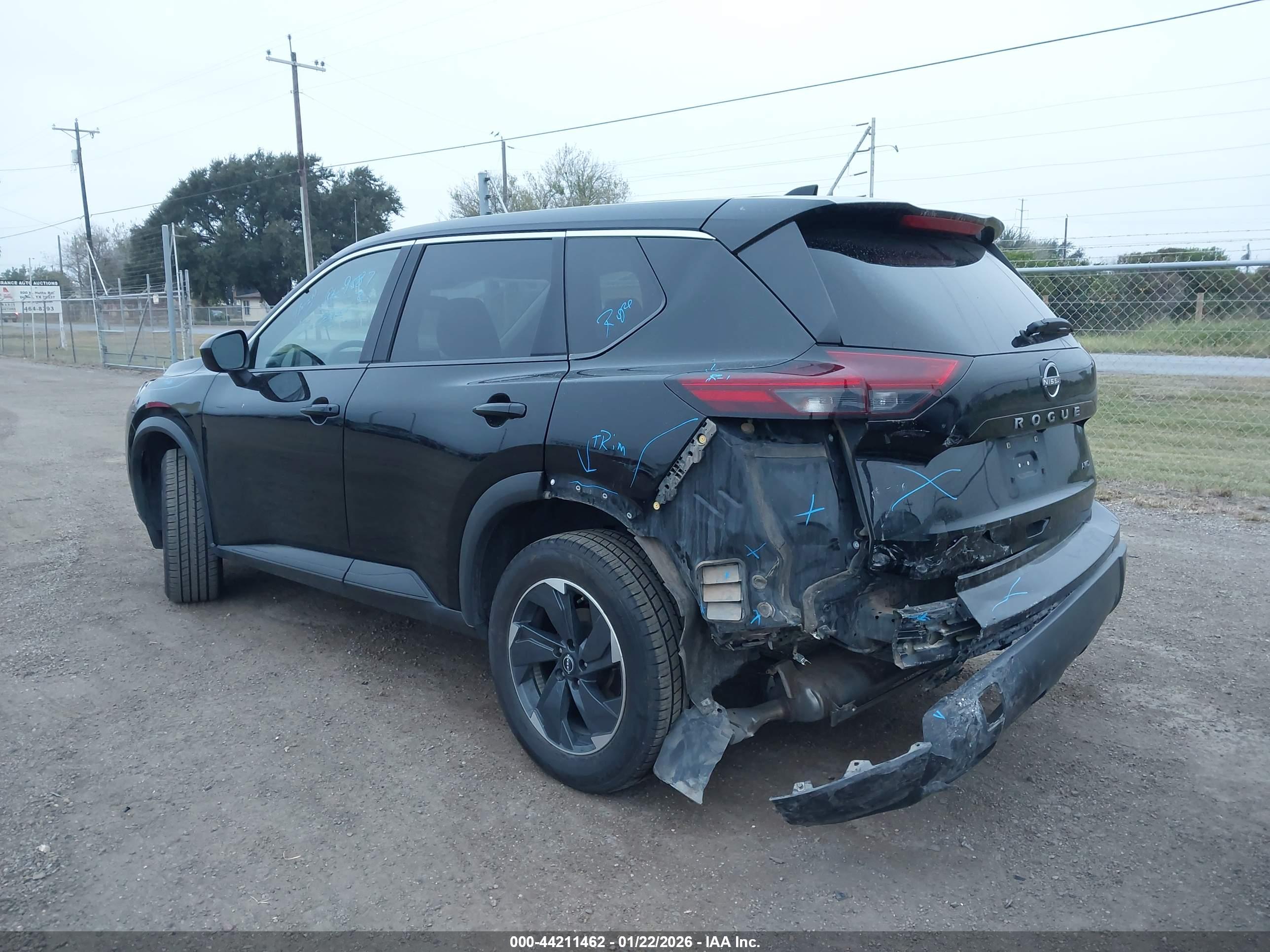 NISSAN ROGUE image 3