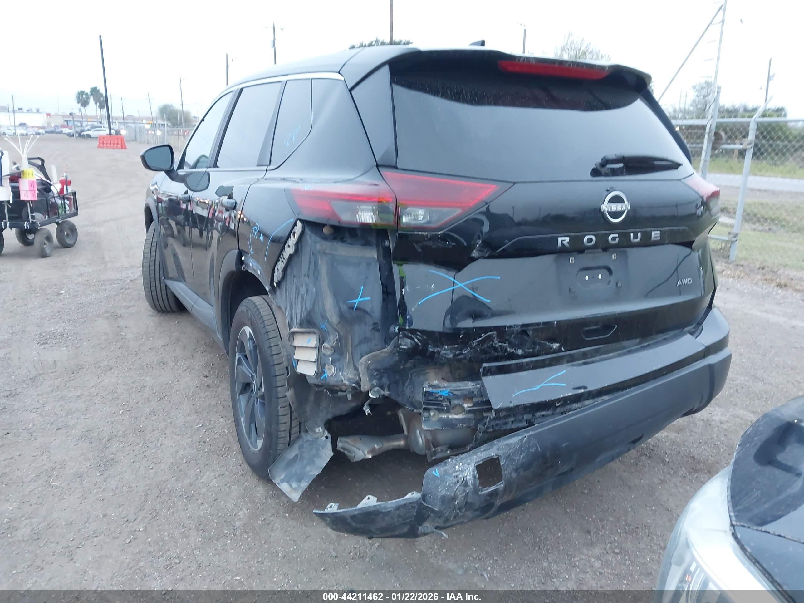 NISSAN ROGUE image 6