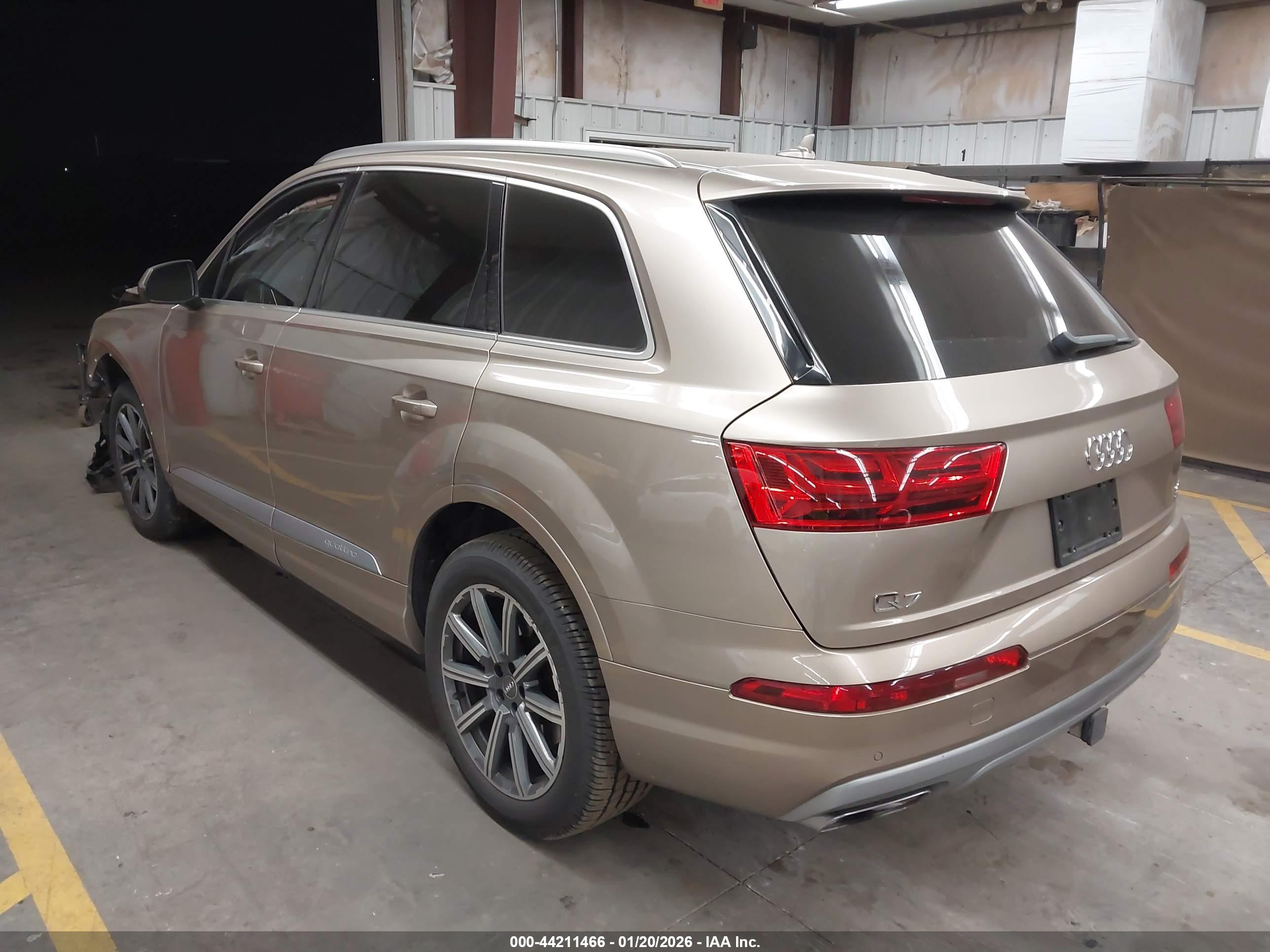AUDI Q7 image 3