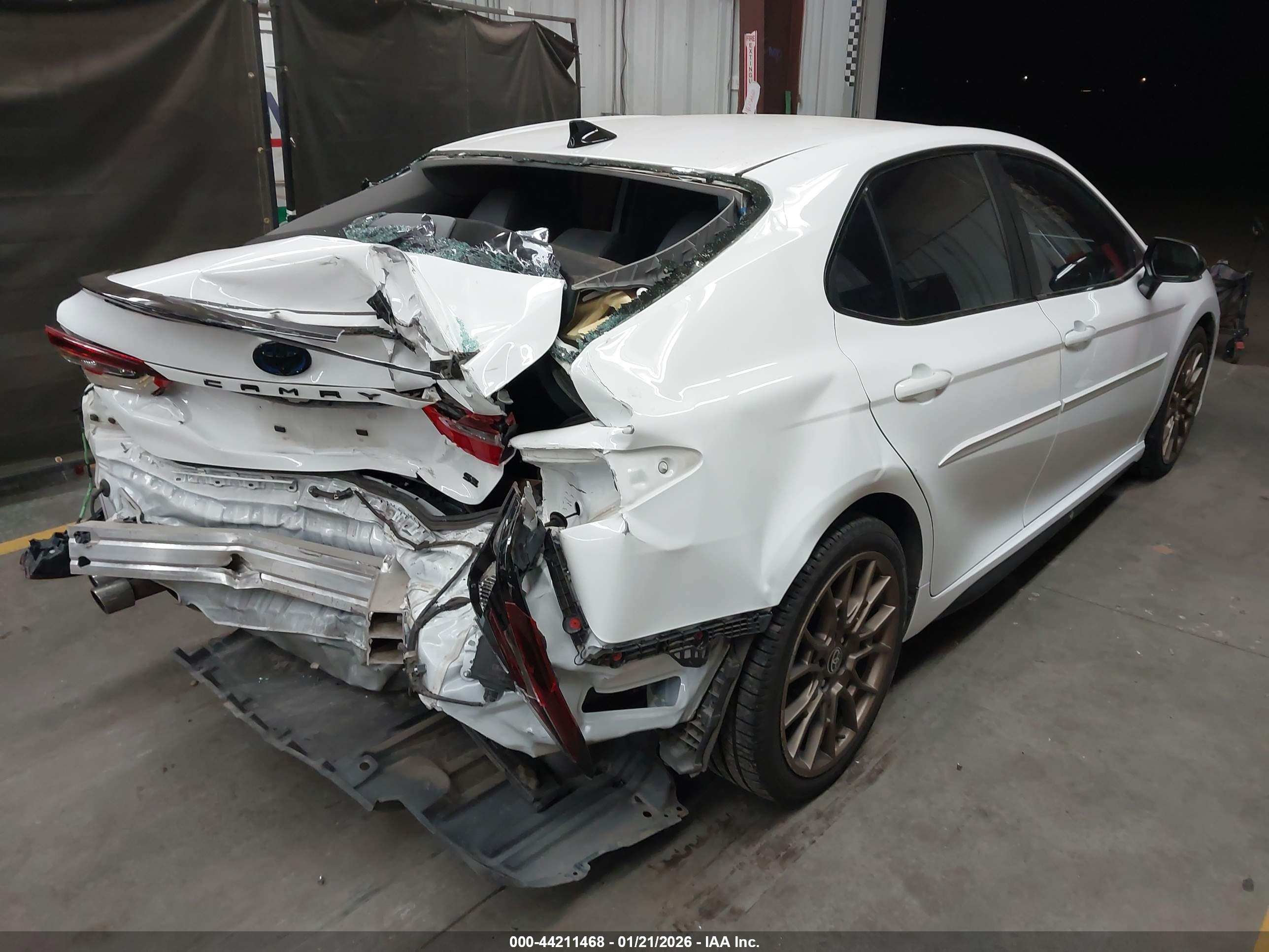 TOYOTA CAMRY image 4