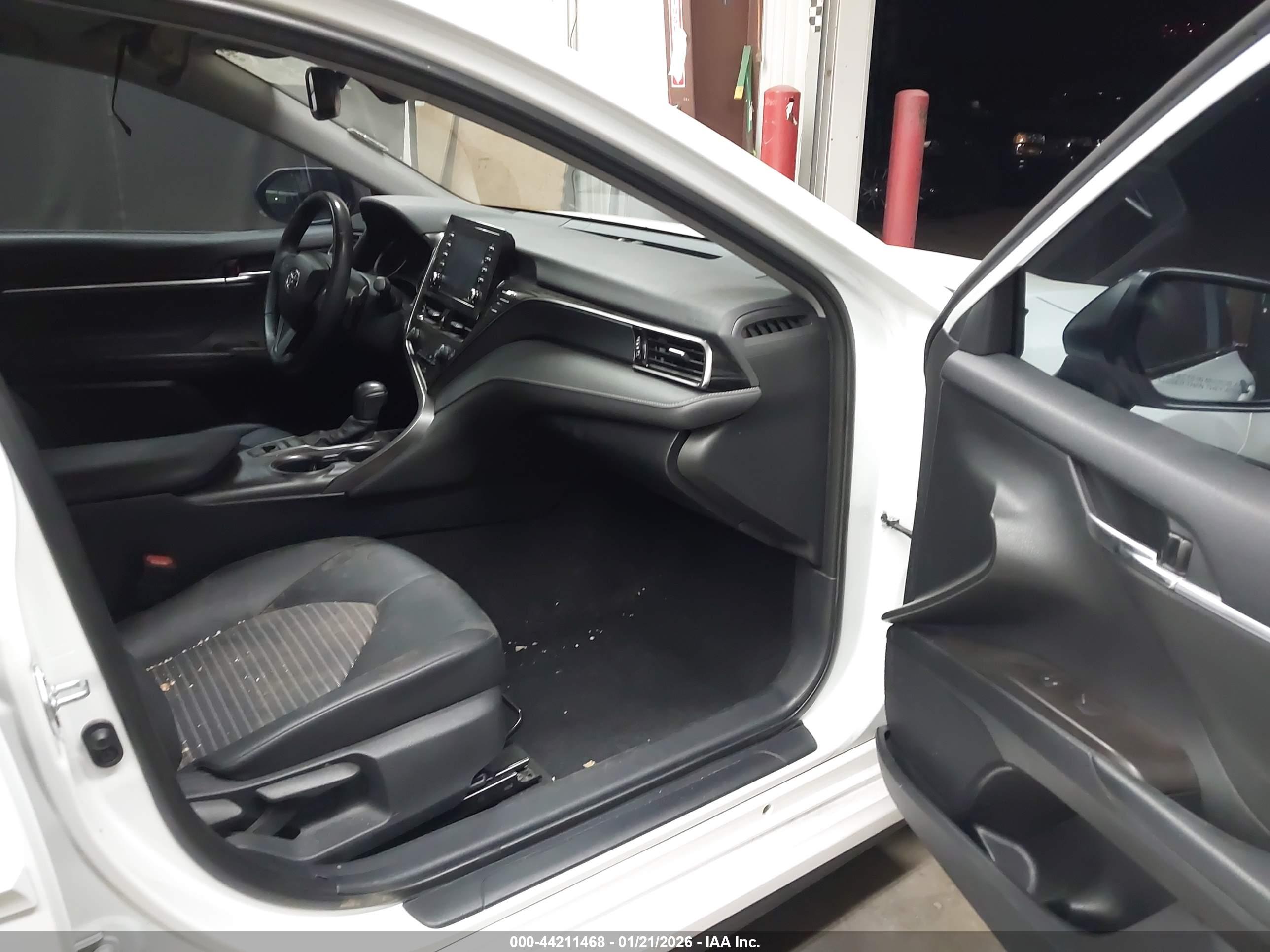 TOYOTA CAMRY image 5