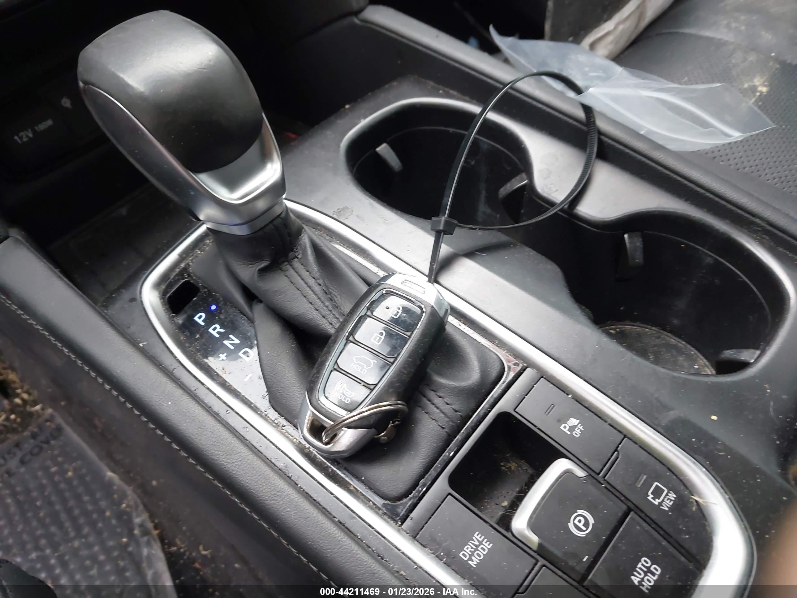 HYUNDAI SANTA image 11
