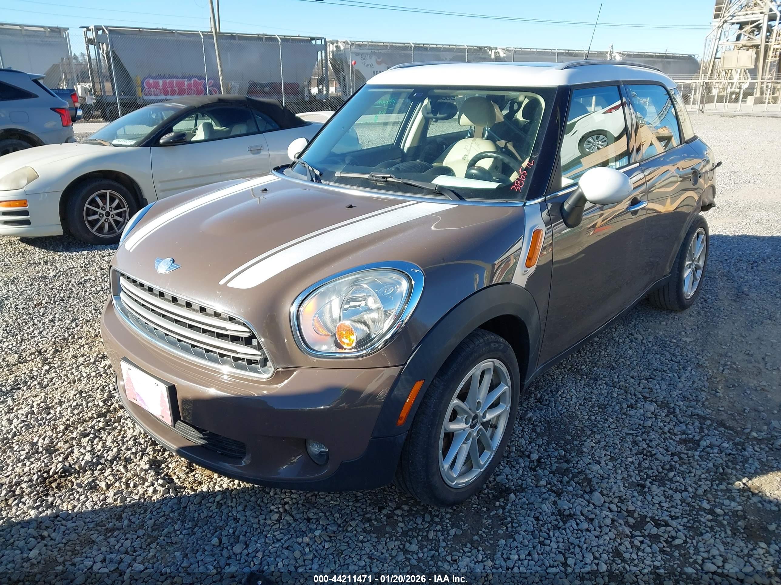 MINI COUNTRYMAN image 2