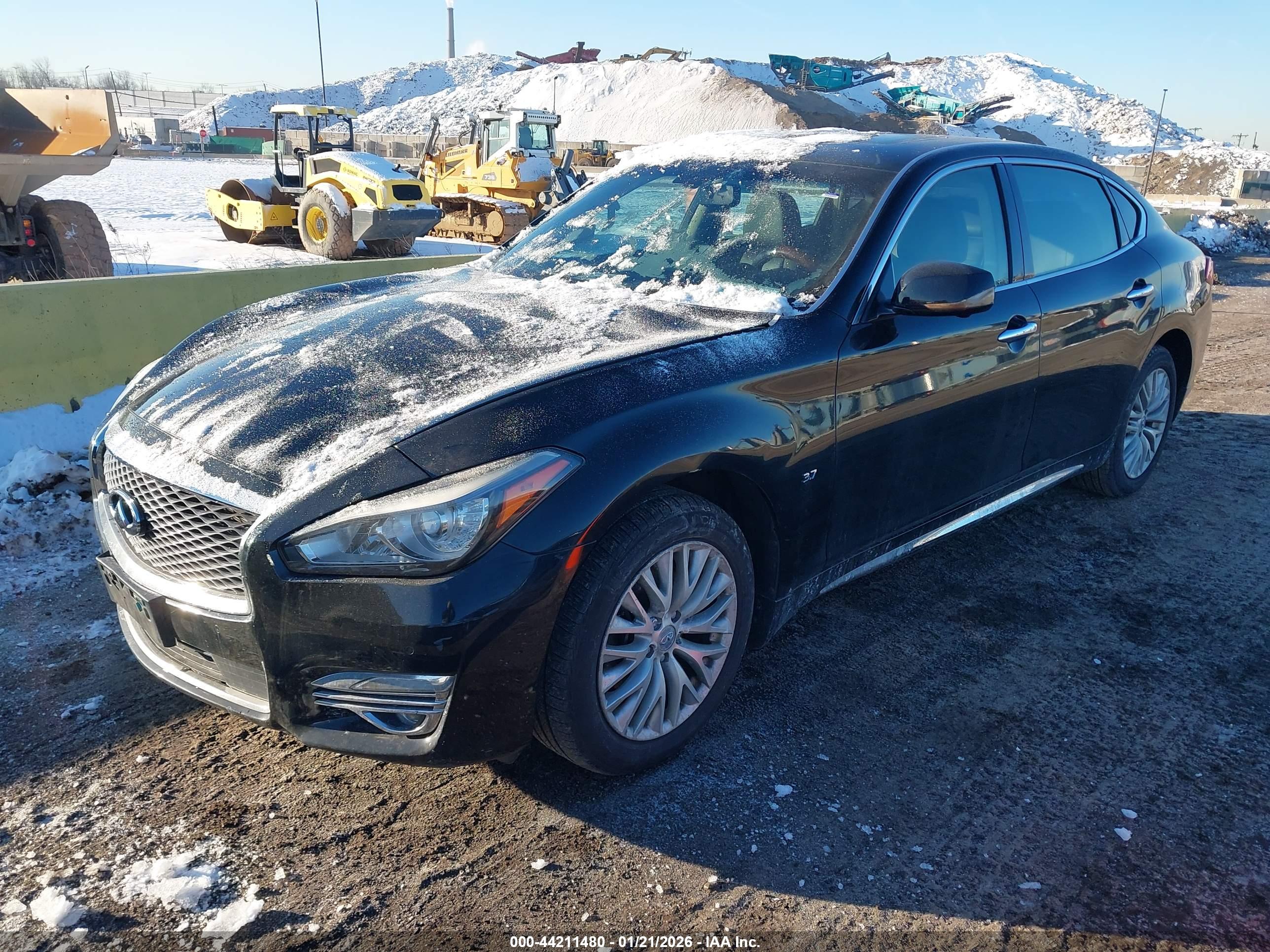 INFINITI Q70L image 2