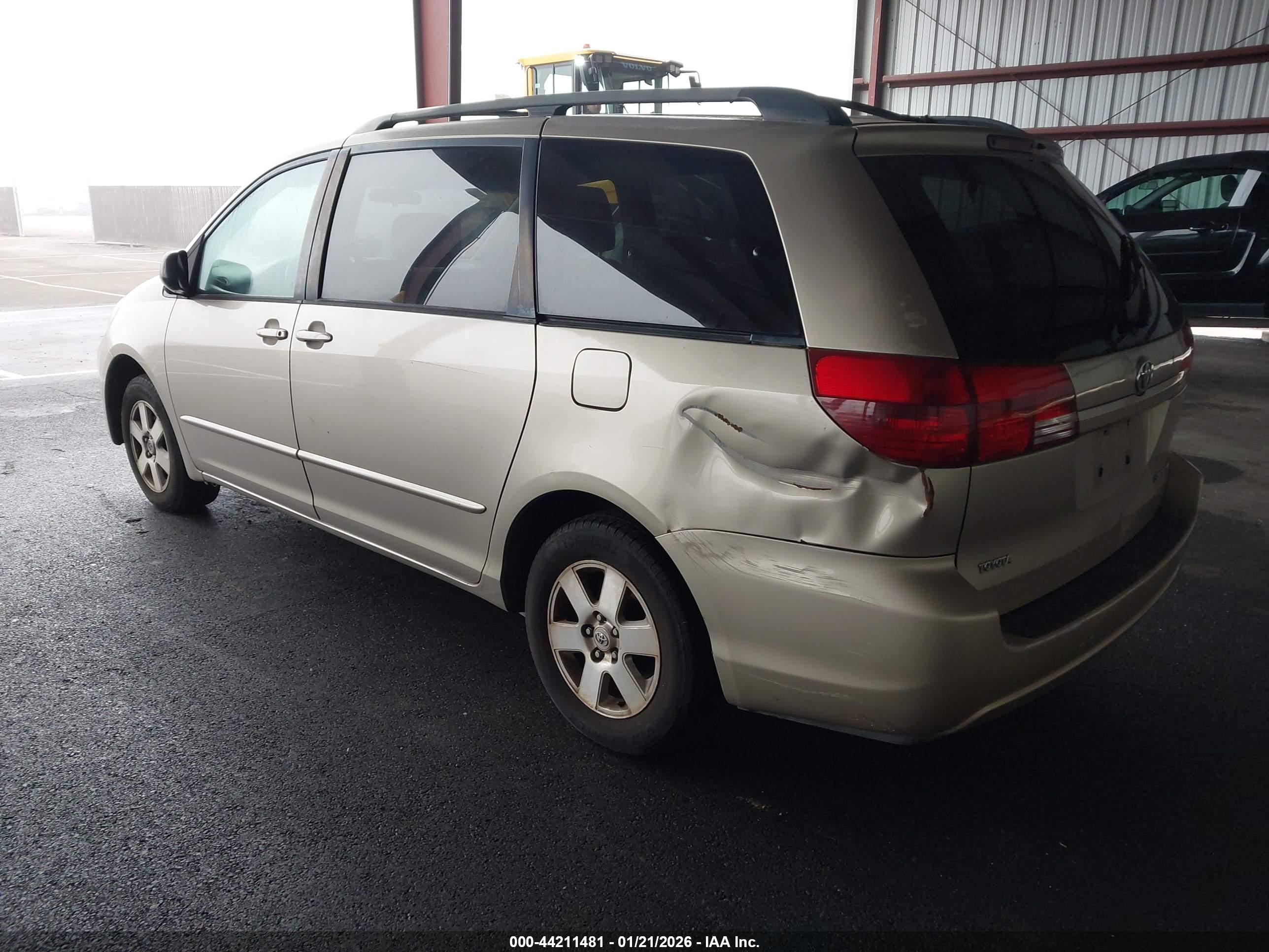 TOYOTA SIENNA image 3