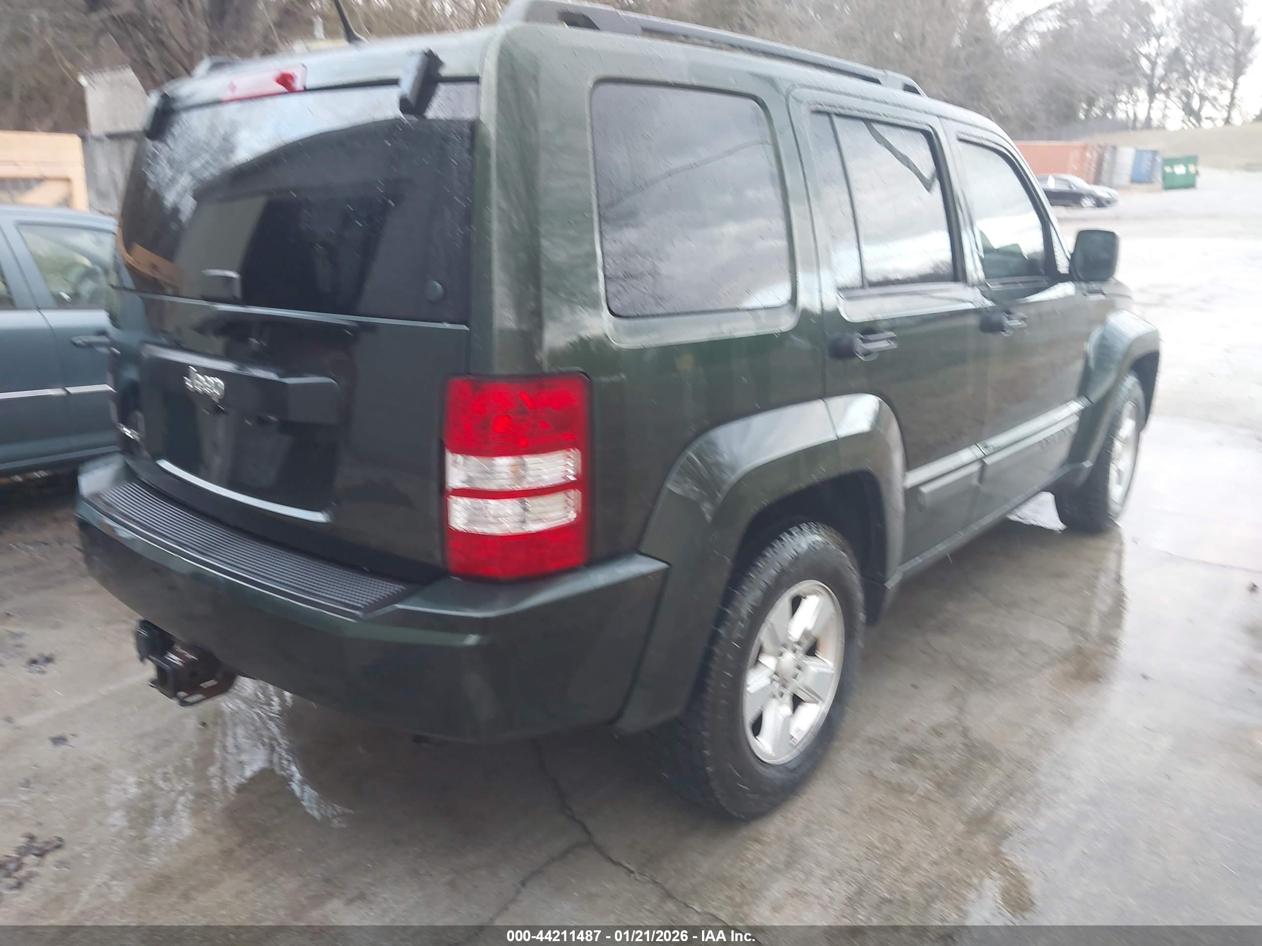 JEEP LIBERTY image 4