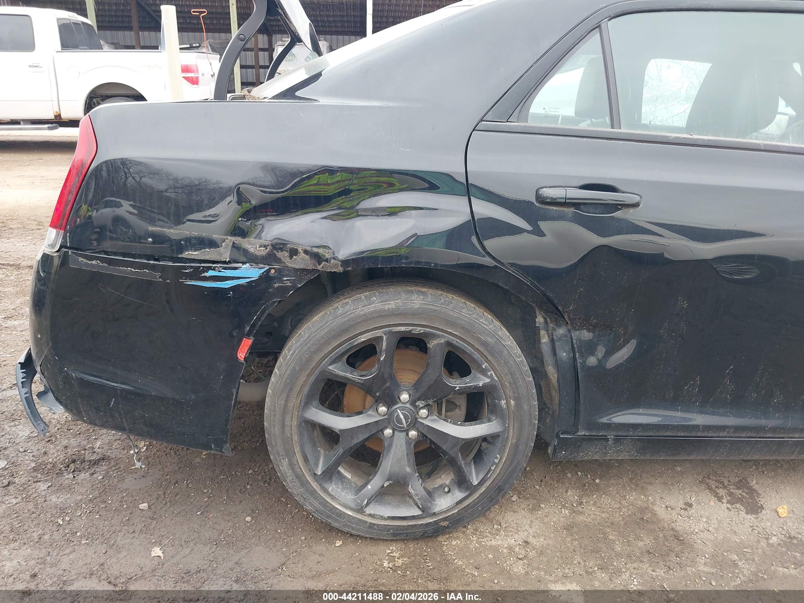CHRYSLER 300 image 6