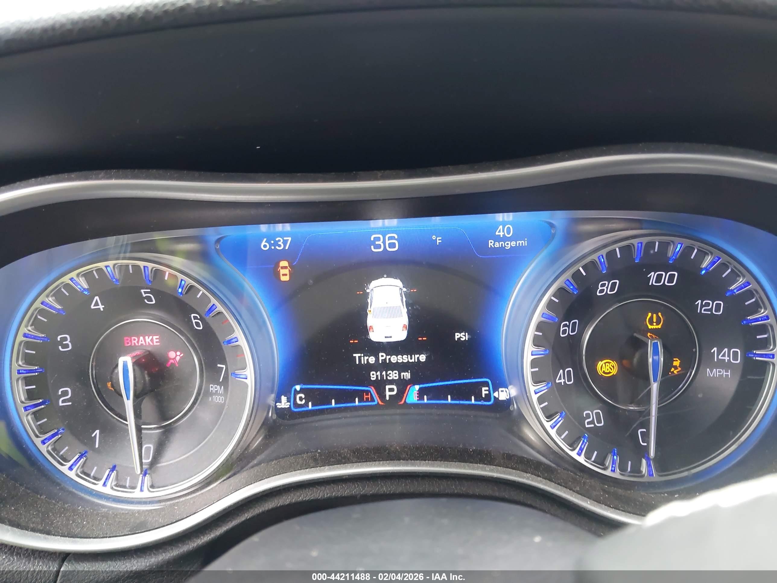 CHRYSLER 300 image 7