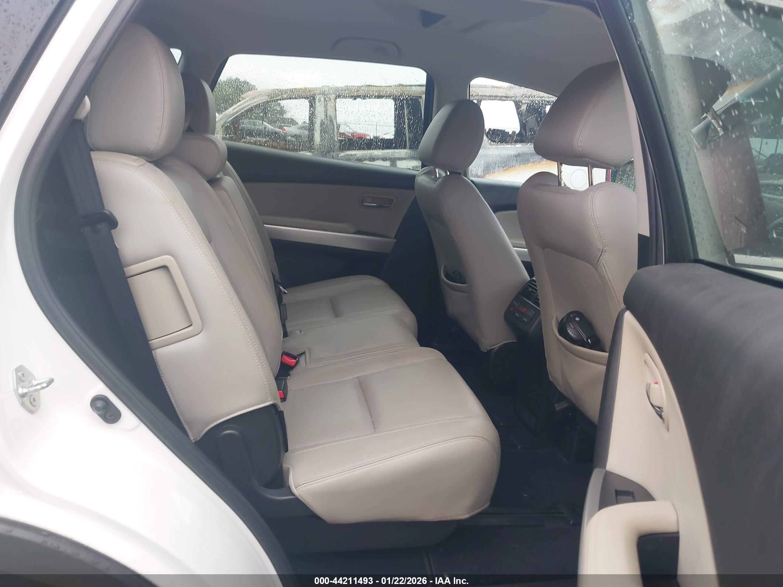 MAZDA CX-9 image 8