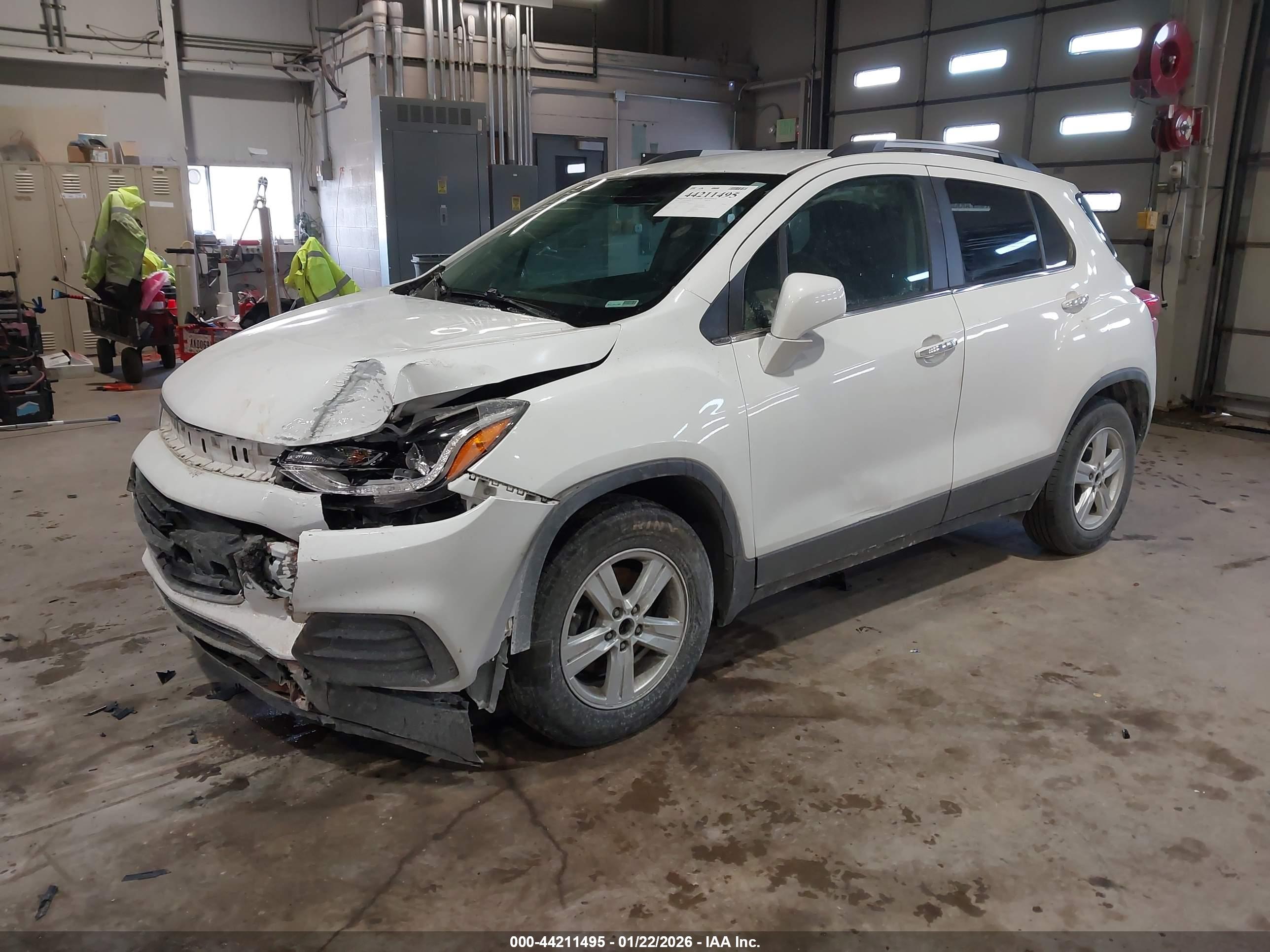 CHEVROLET TRAX image 2