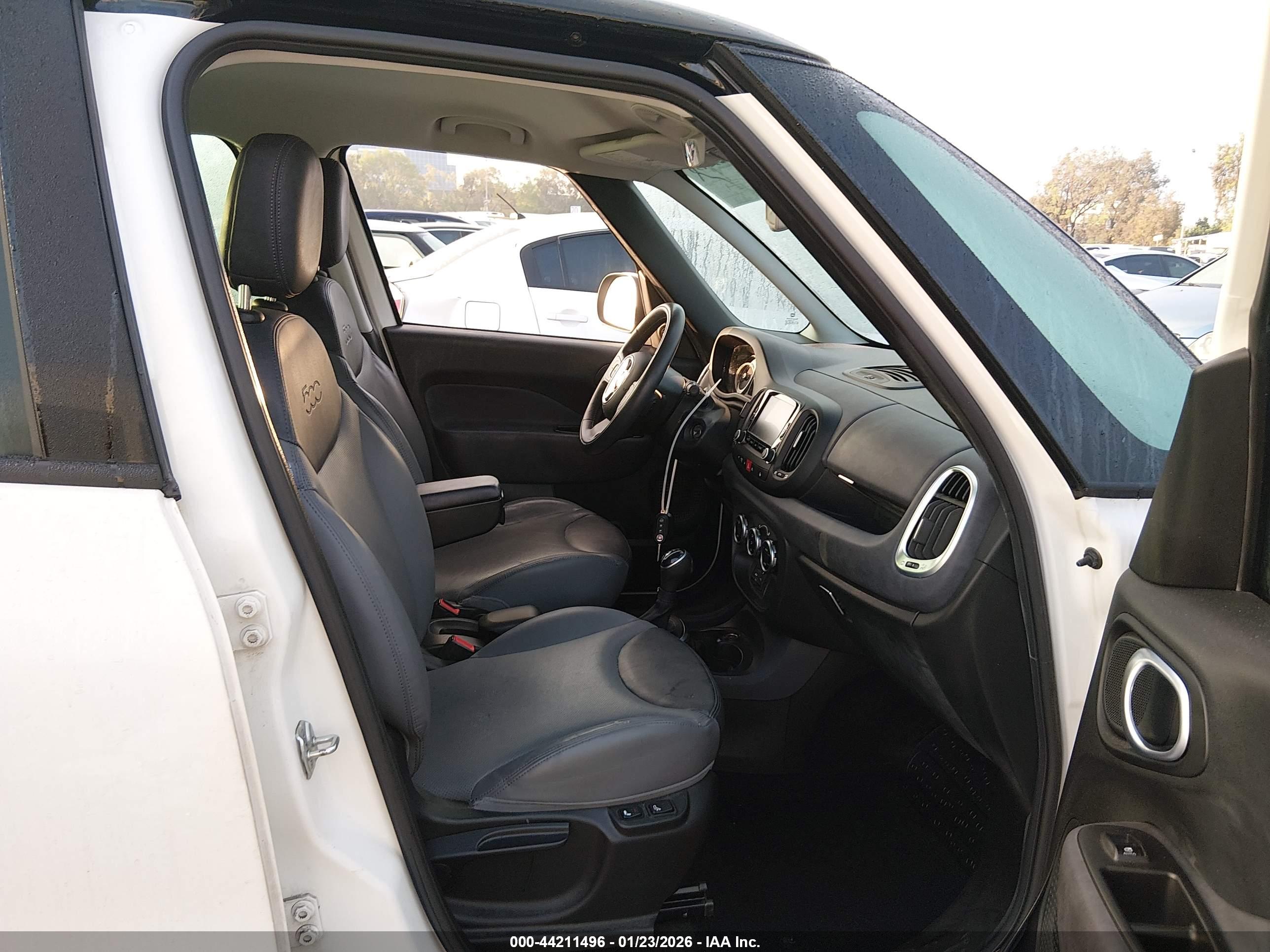 FIAT 500L image 5