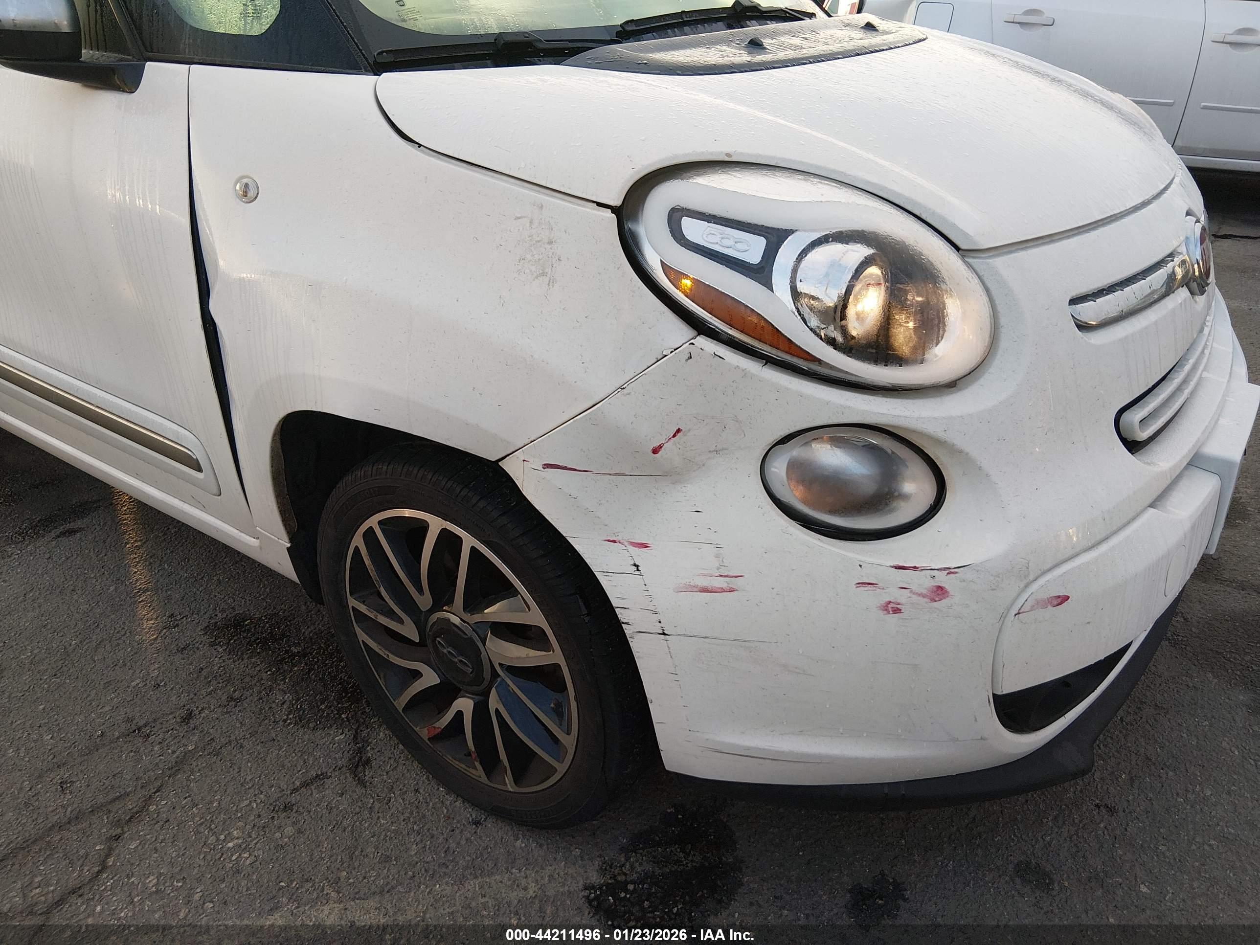 FIAT 500L image 6