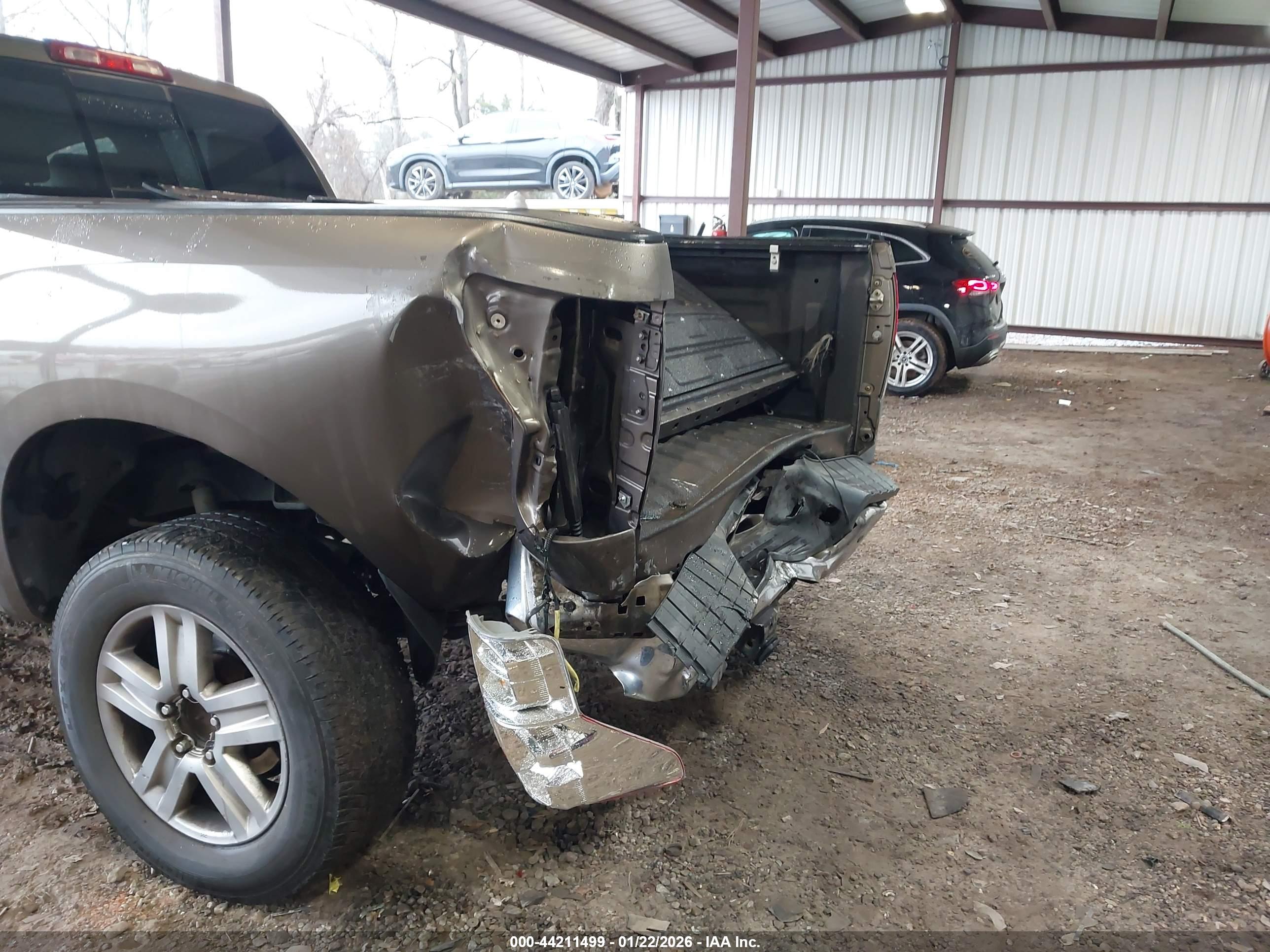 TOYOTA TUNDRA image 6