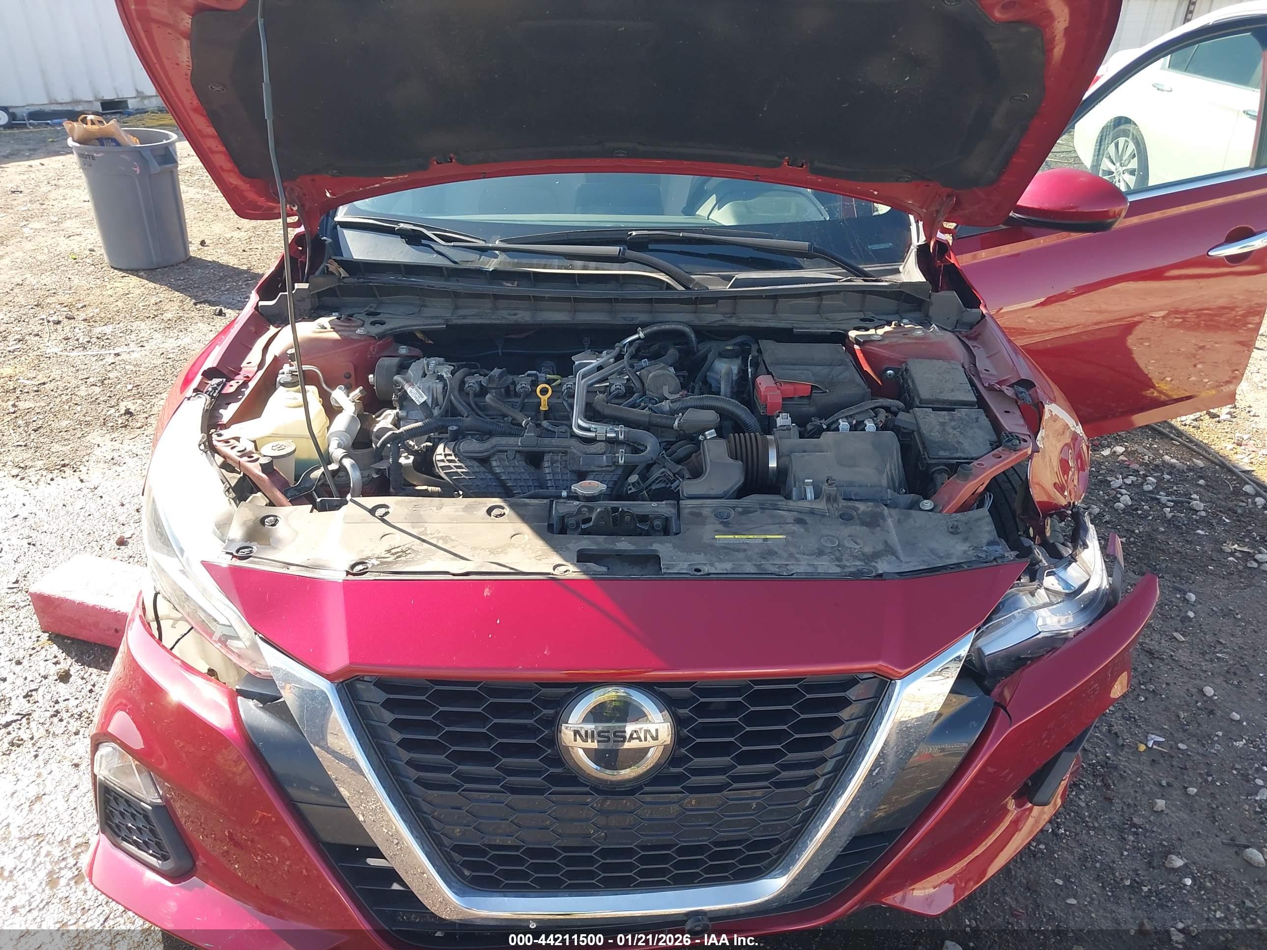 NISSAN ALTIMA image 10