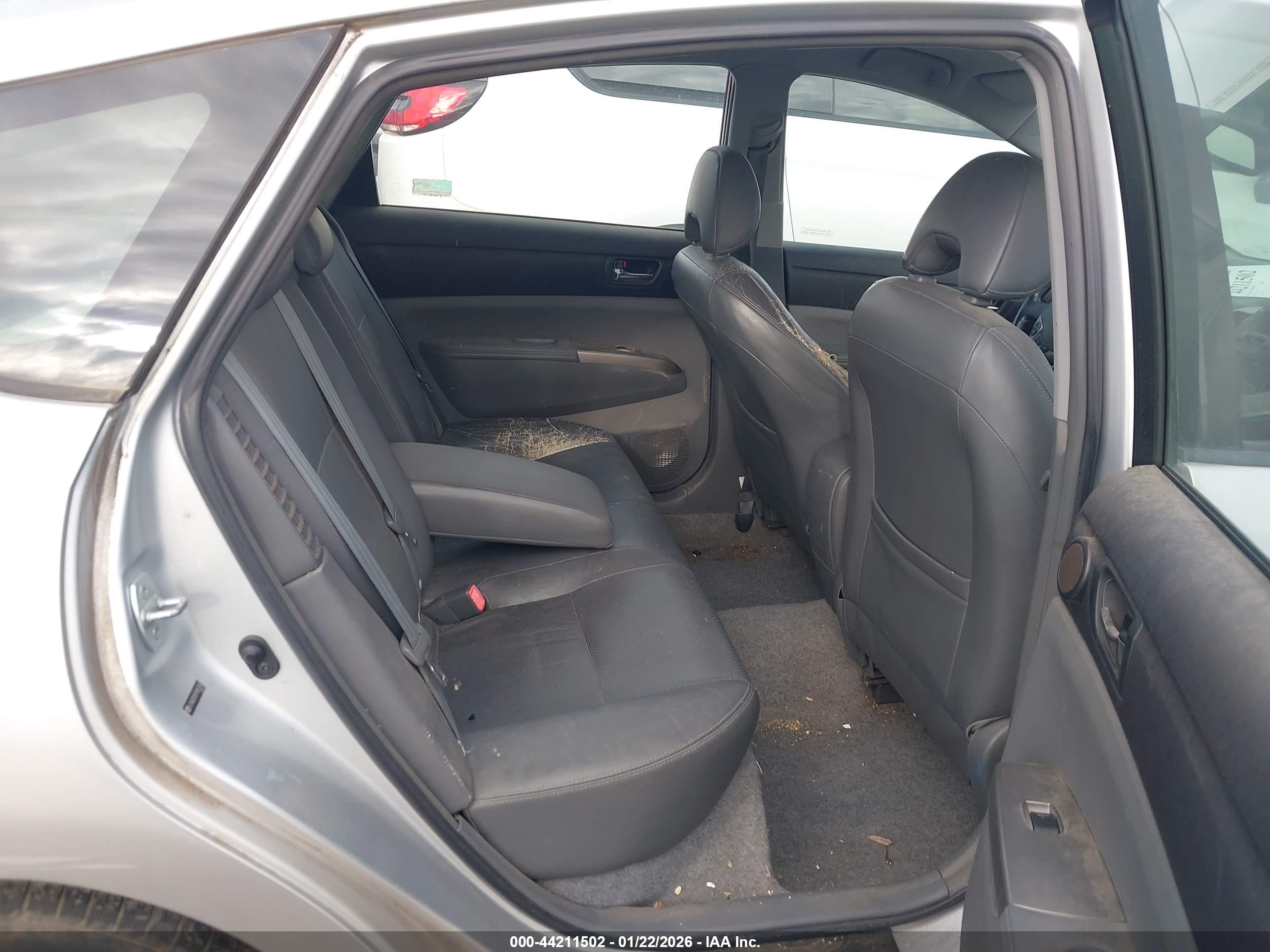 TOYOTA PRIUS image 8