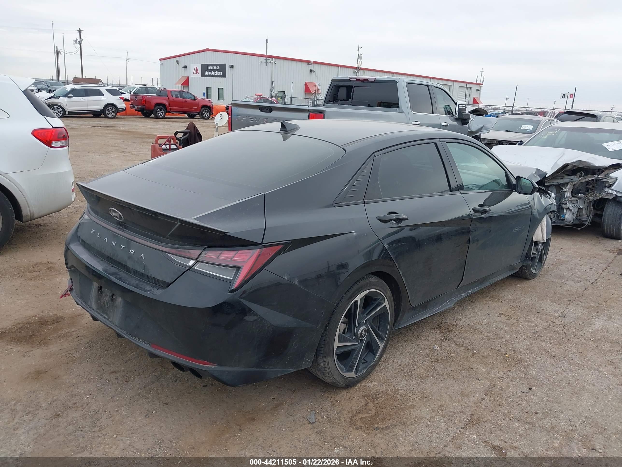 HYUNDAI ELANTRA image 4