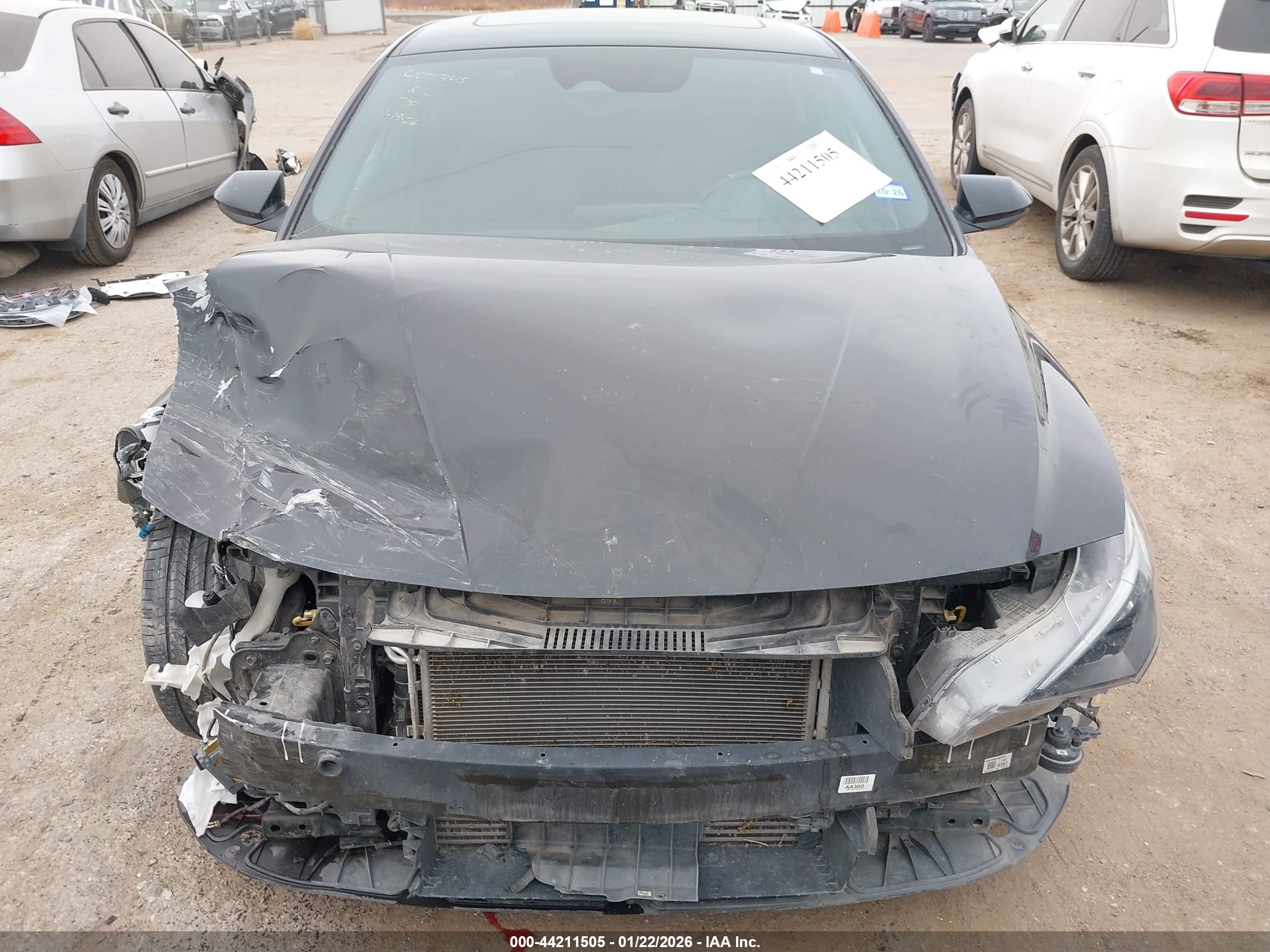 HYUNDAI ELANTRA image 6