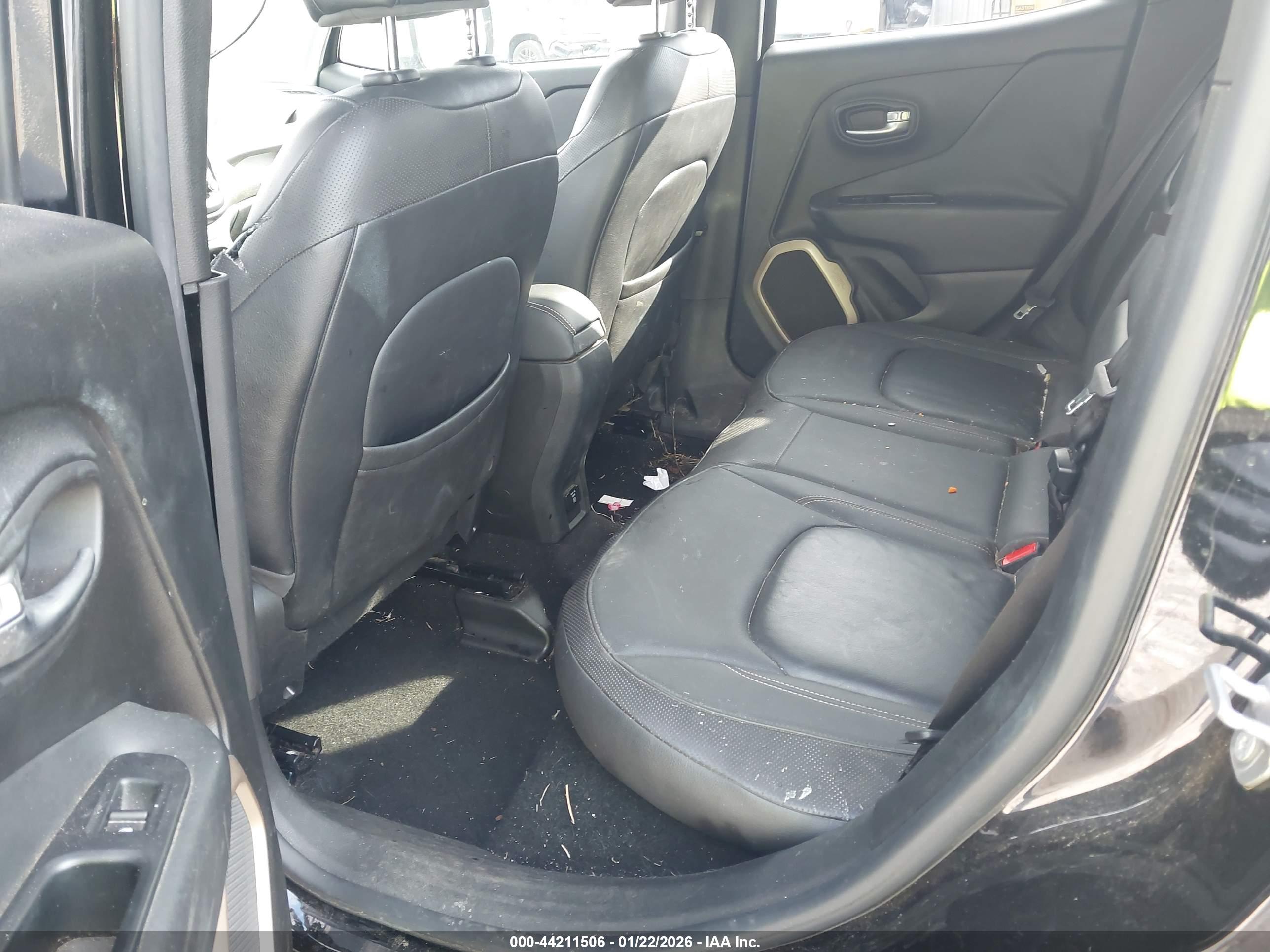 JEEP RENEGADE image 8