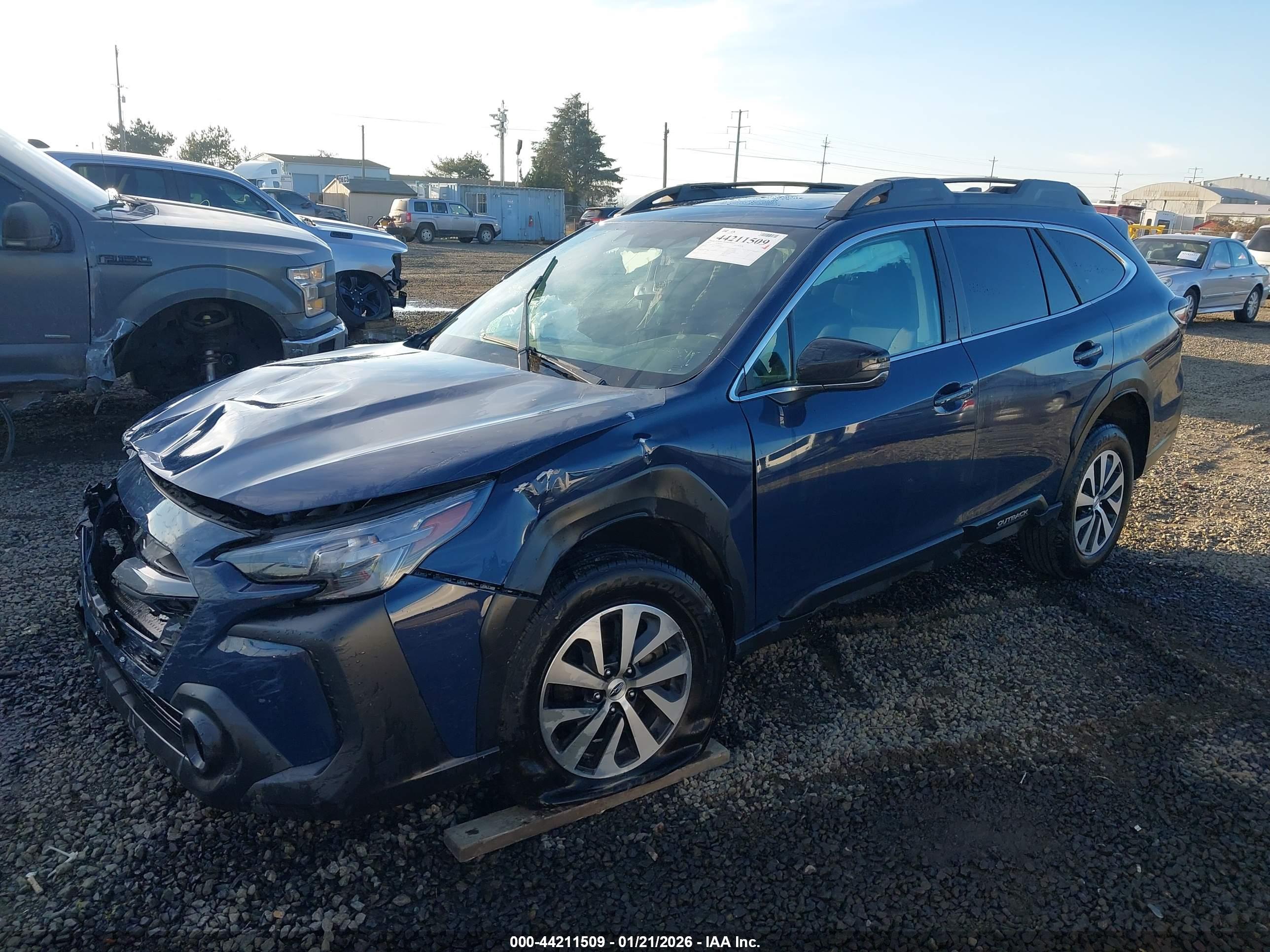 SUBARU OUTBACK image 2