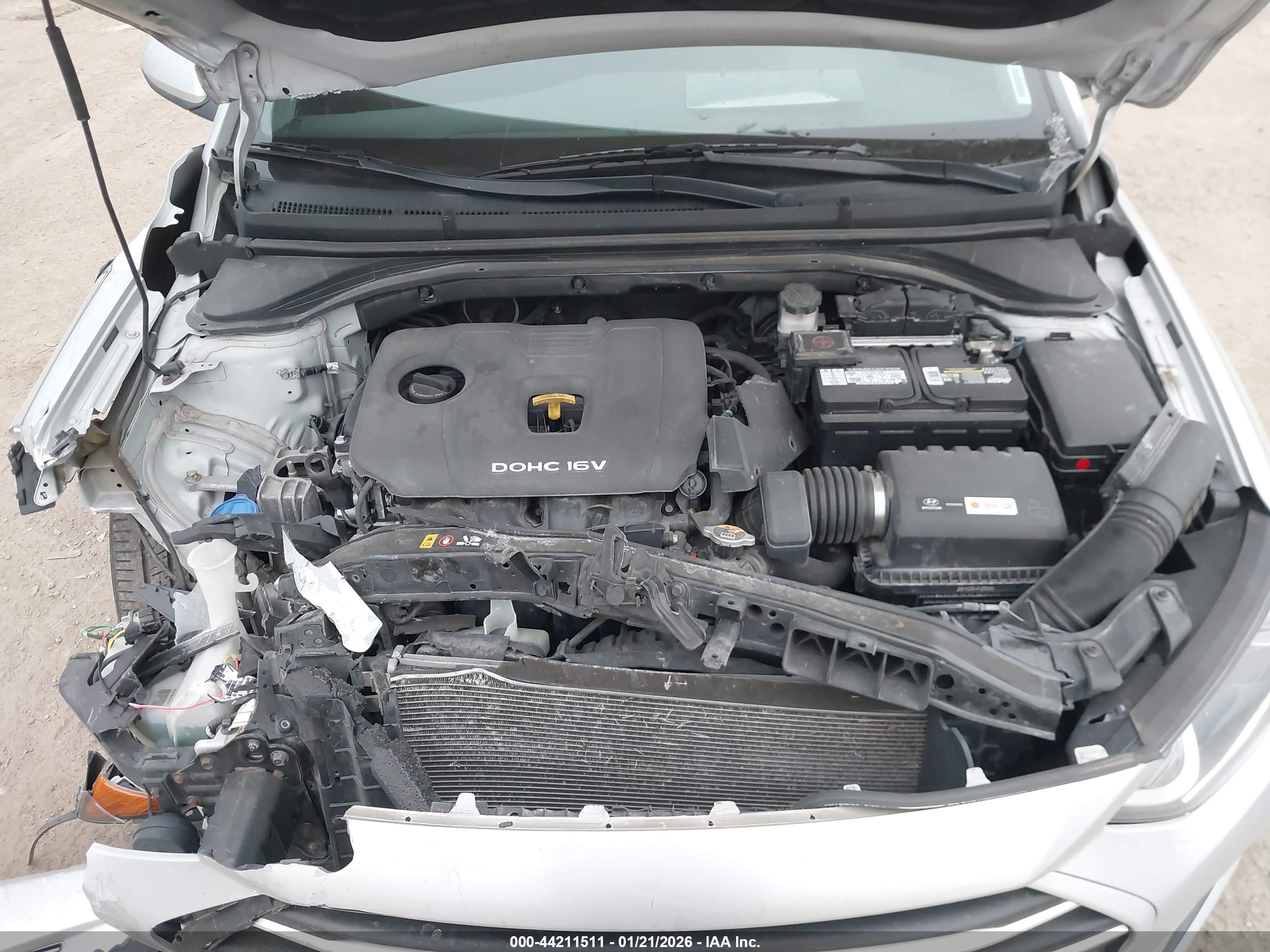HYUNDAI ELANTRA image 10