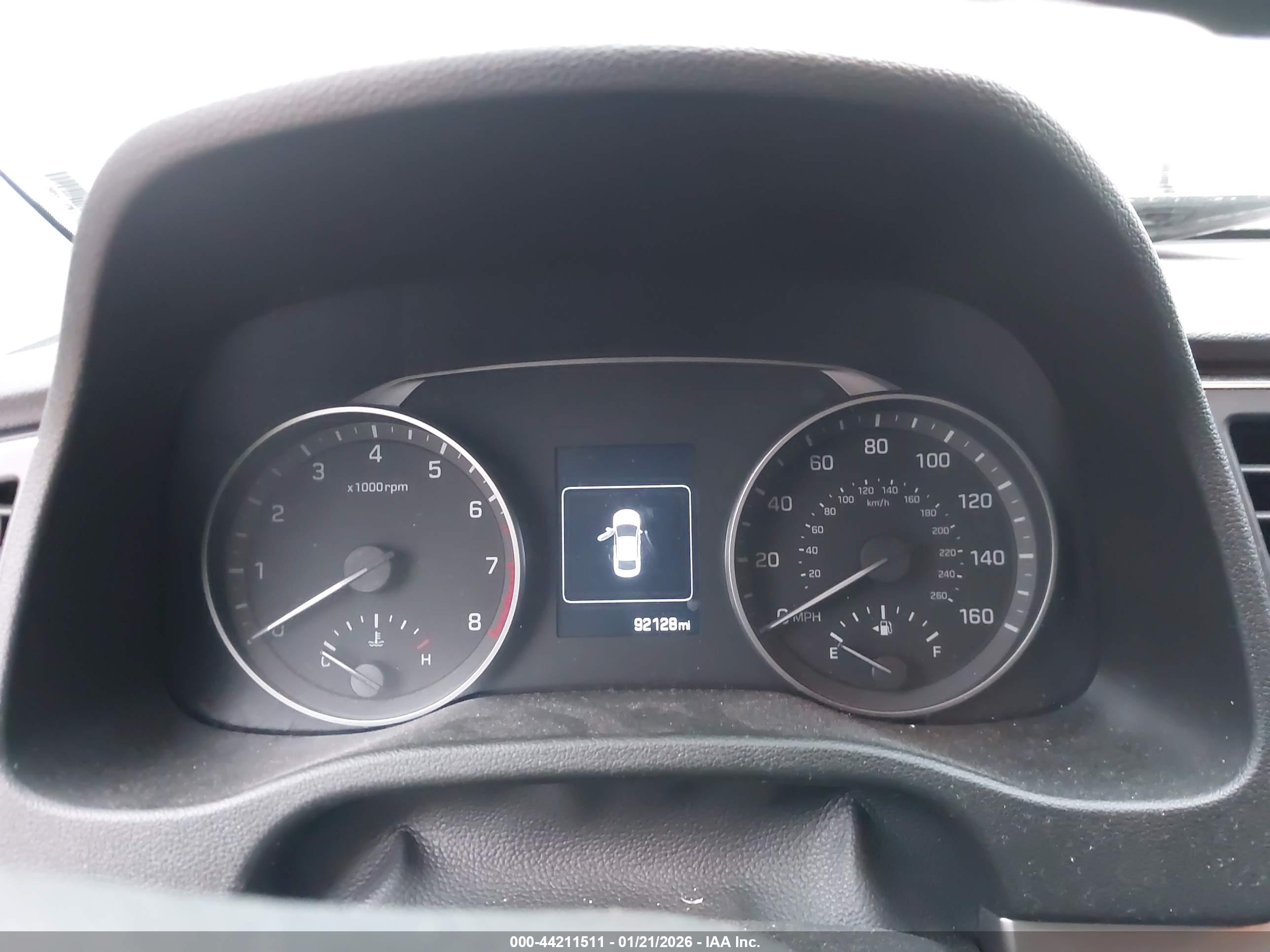 HYUNDAI ELANTRA image 7