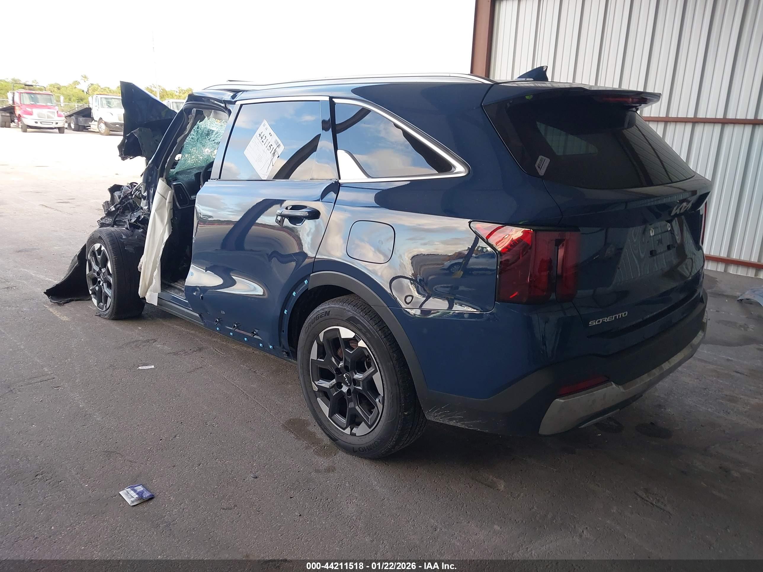 KIA SORENTO image 3