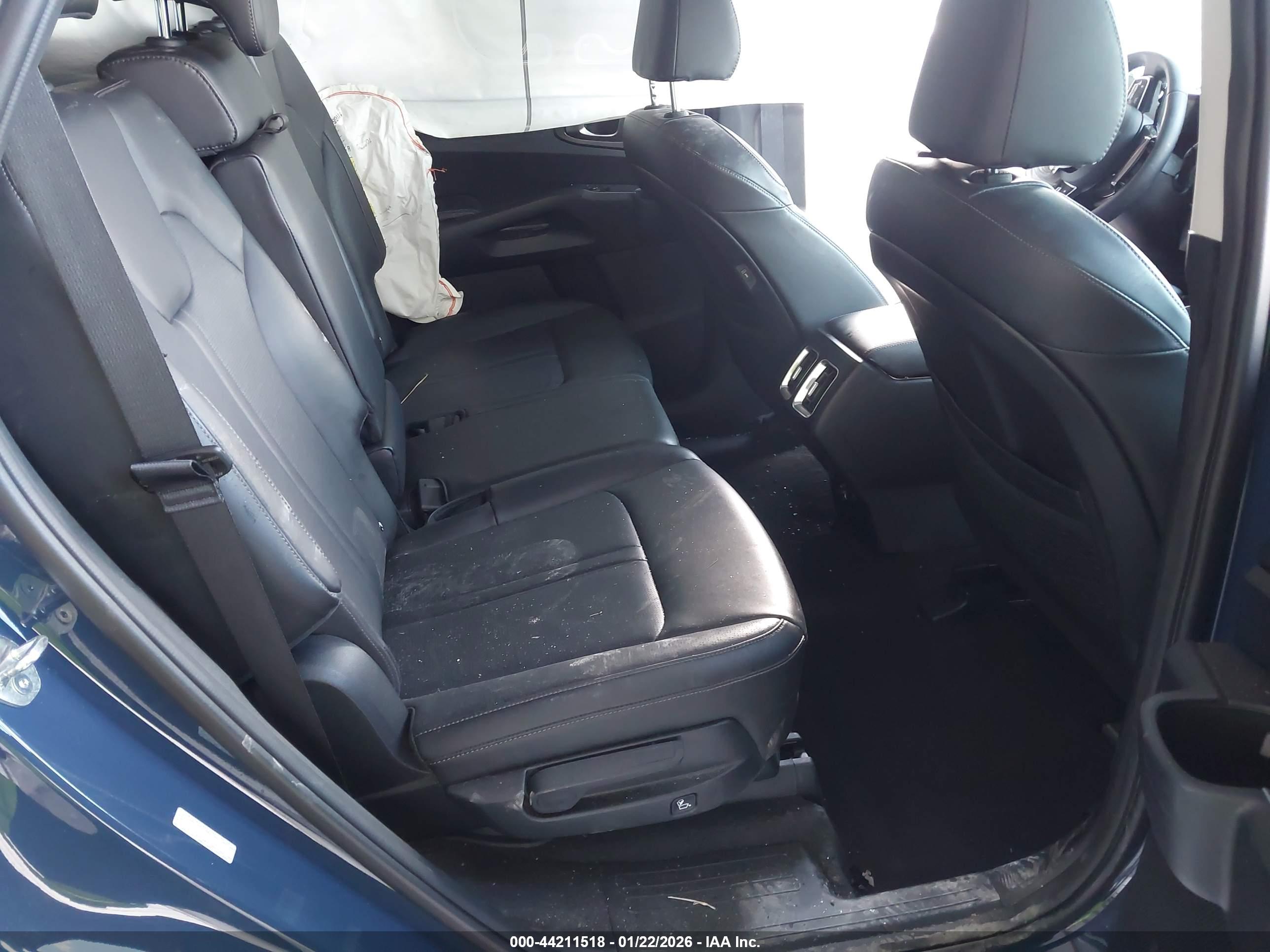 KIA SORENTO image 8