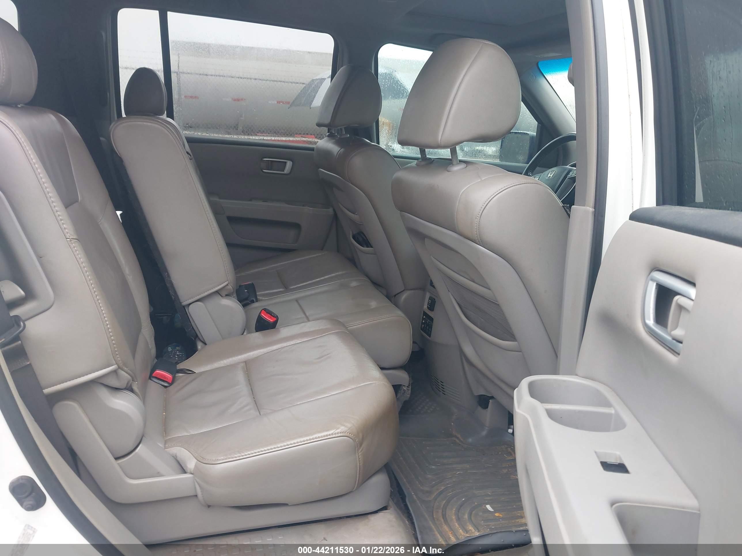 HONDA PILOT image 8