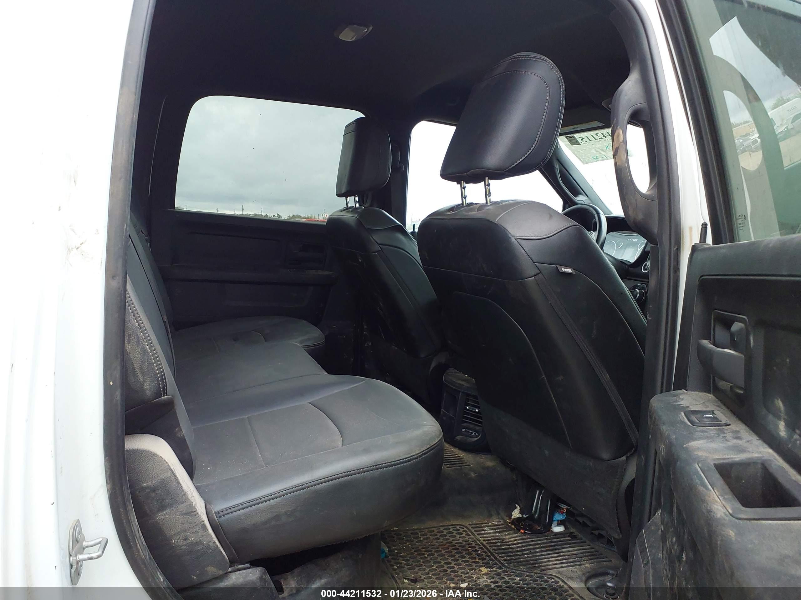 RAM 2500 image 8