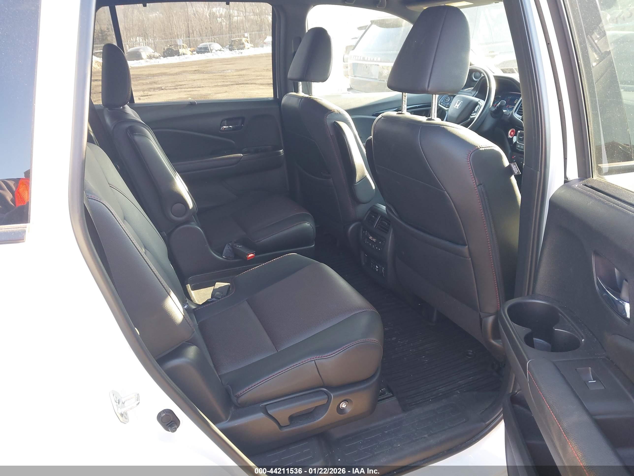 HONDA PILOT image 8