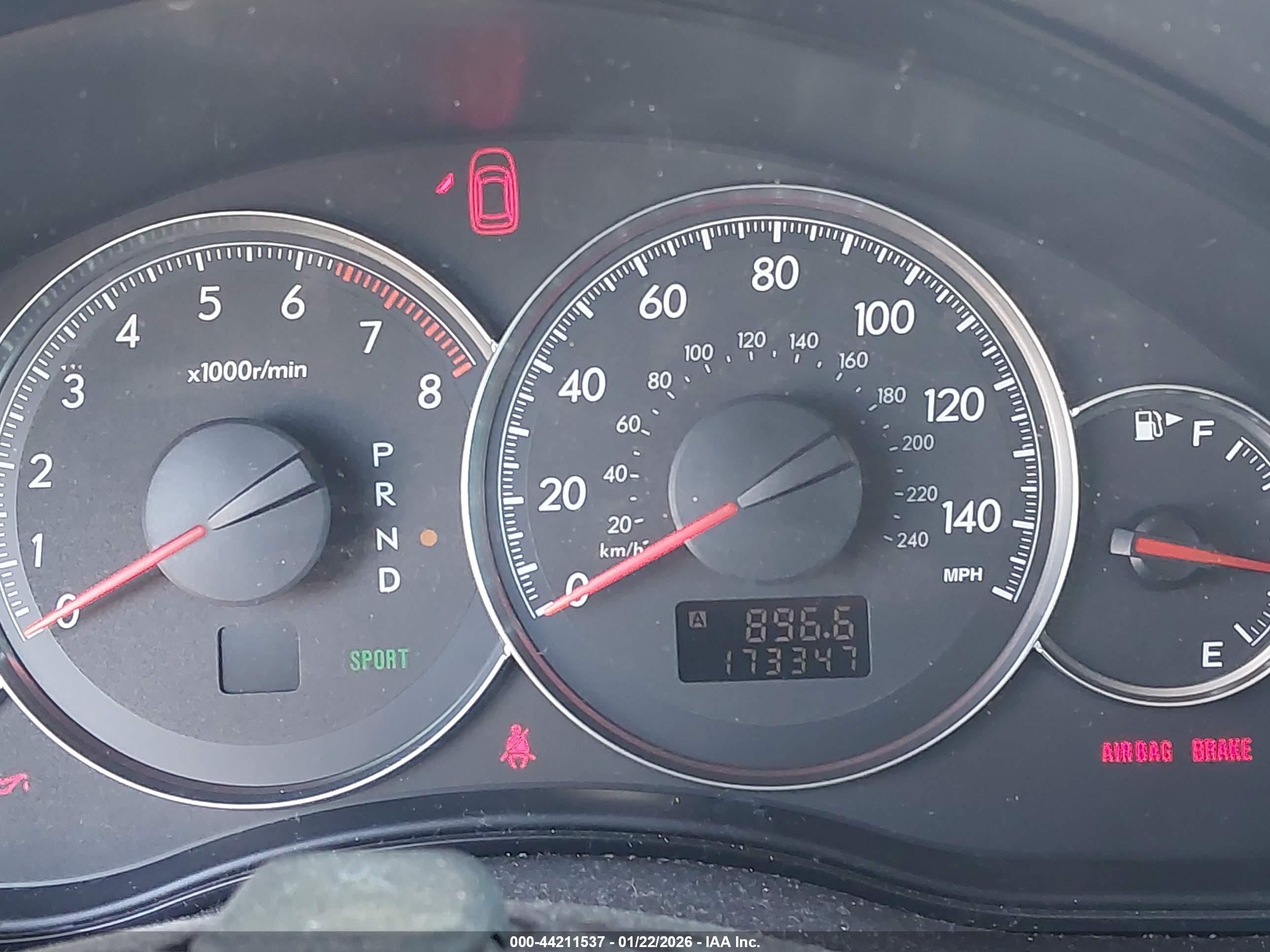 SUBARU OUTBACK image 7
