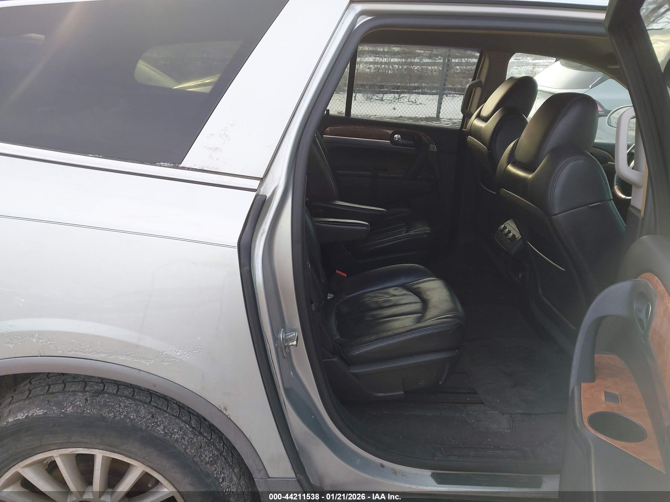 BUICK ENCLAVE image 8