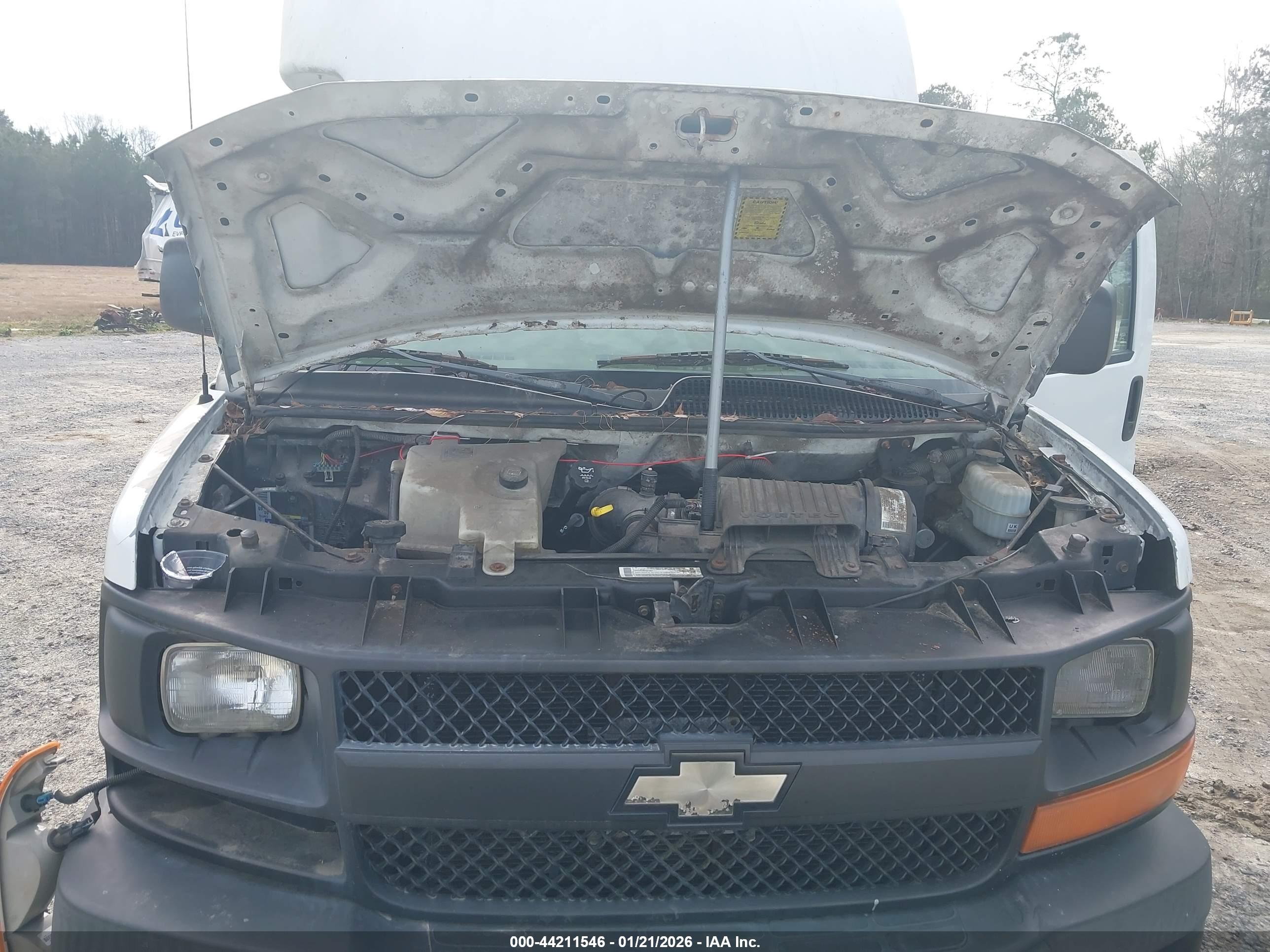 CHEVROLET EXPRESS image 10