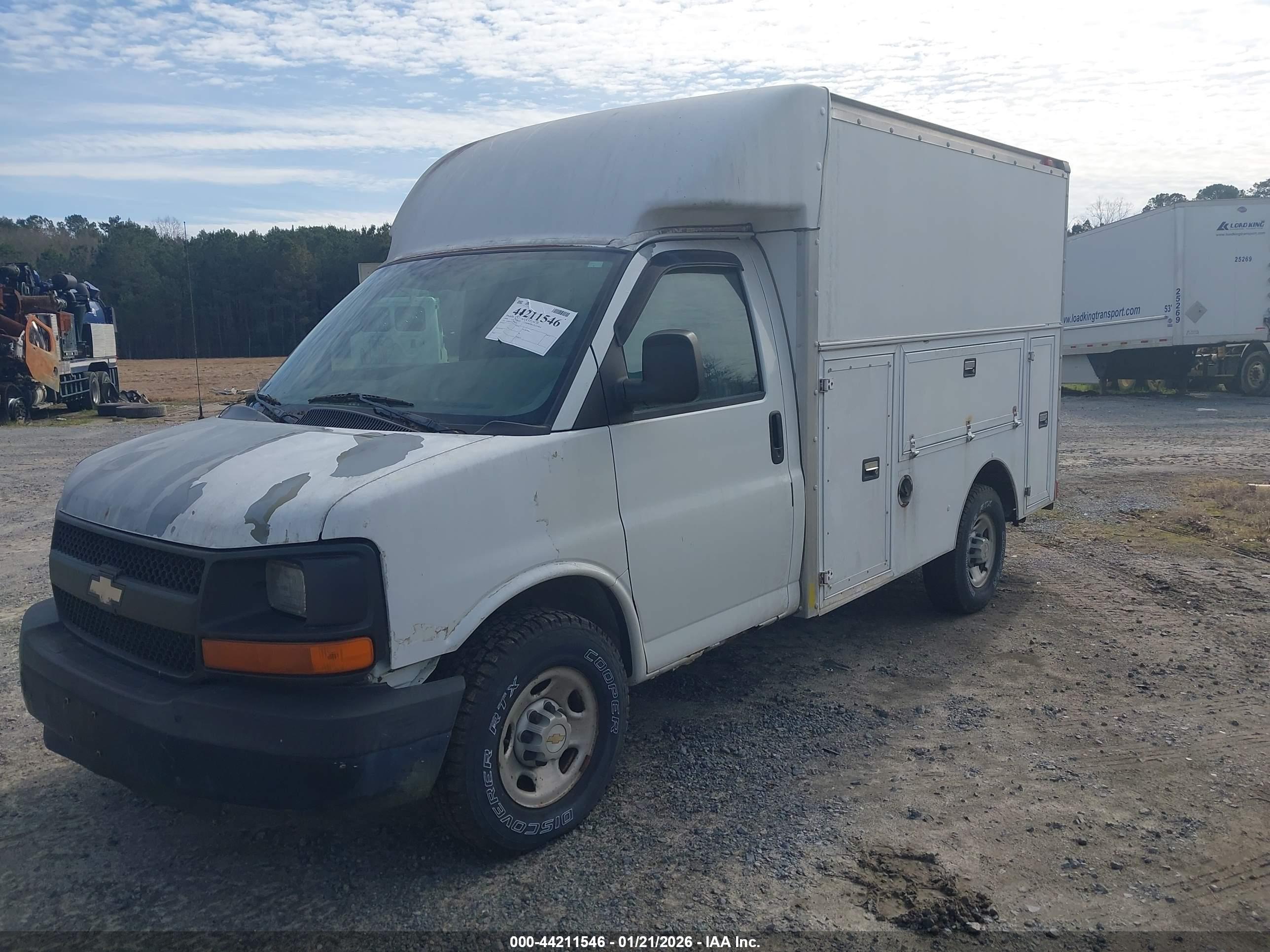 CHEVROLET EXPRESS image 2