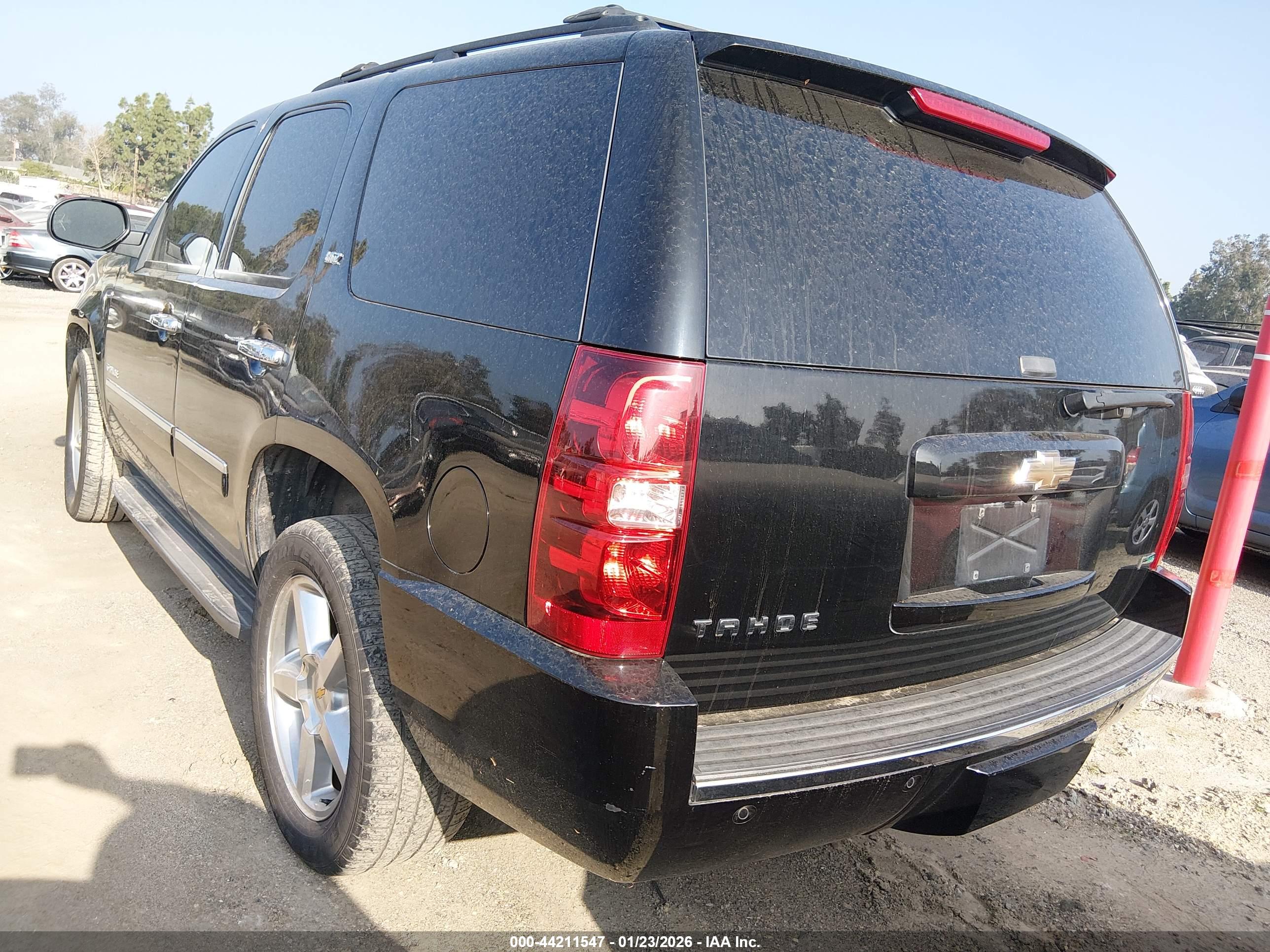 CHEVROLET TAHOE image 3