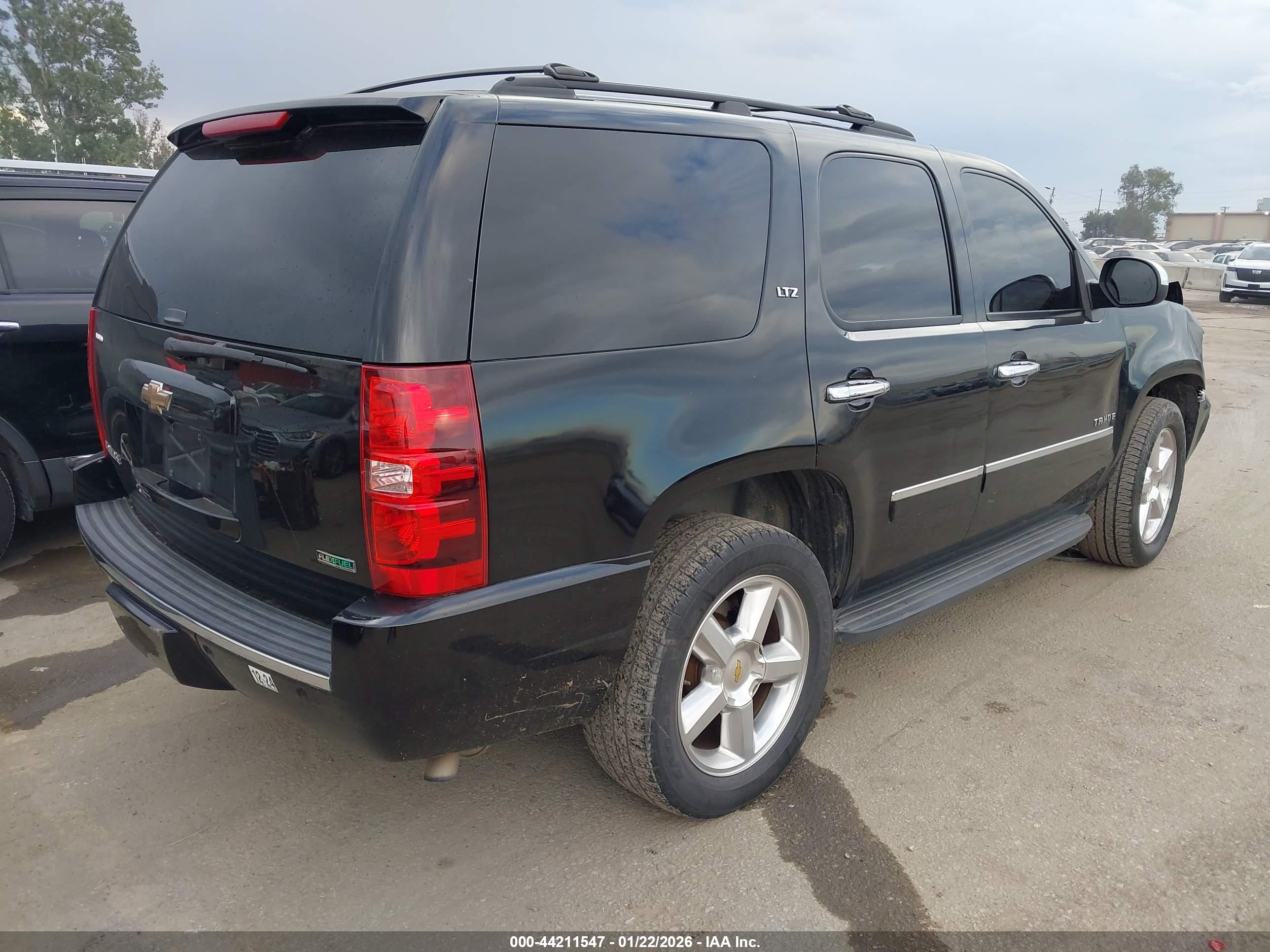 CHEVROLET TAHOE image 4