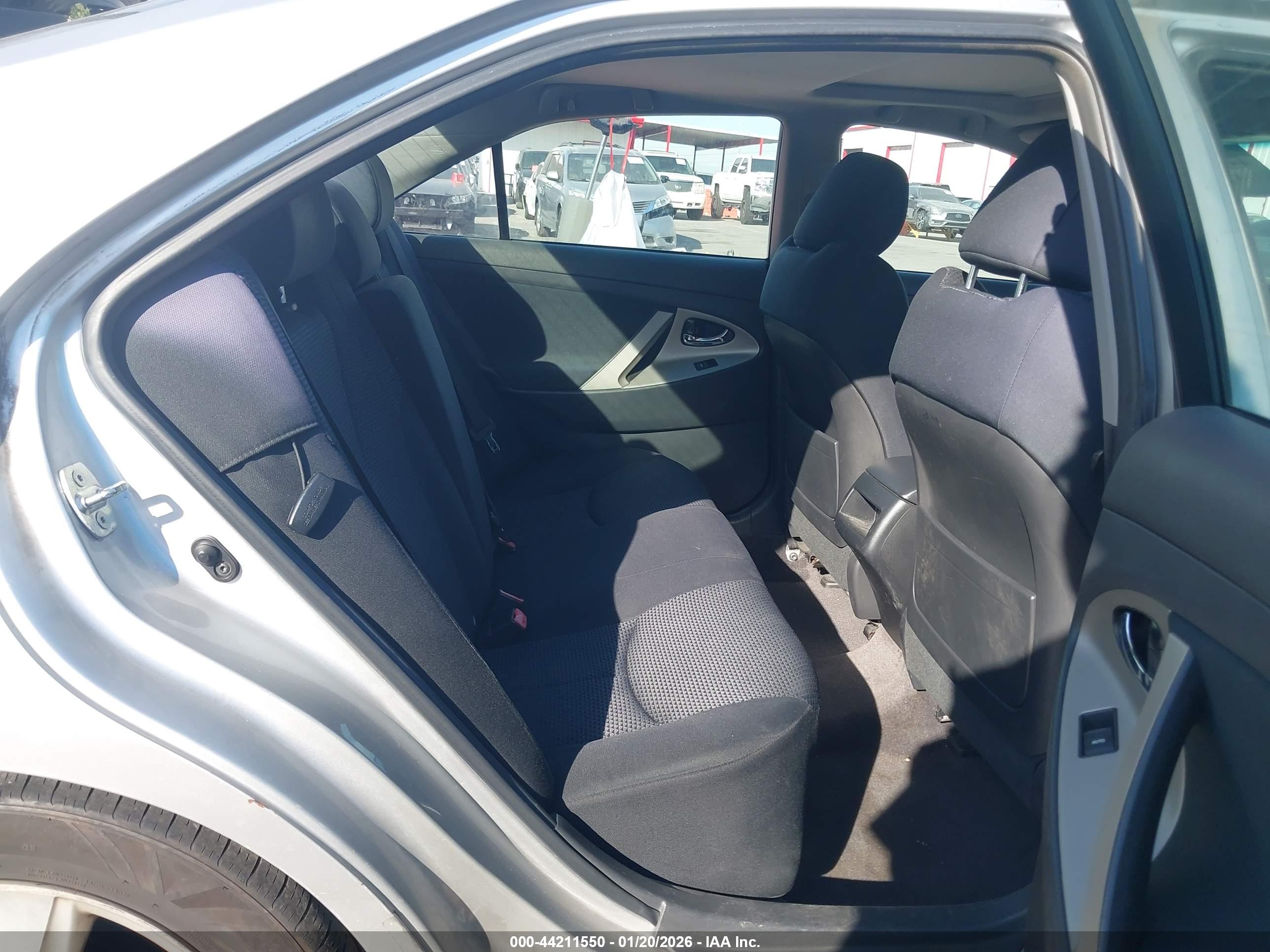TOYOTA CAMRY image 8