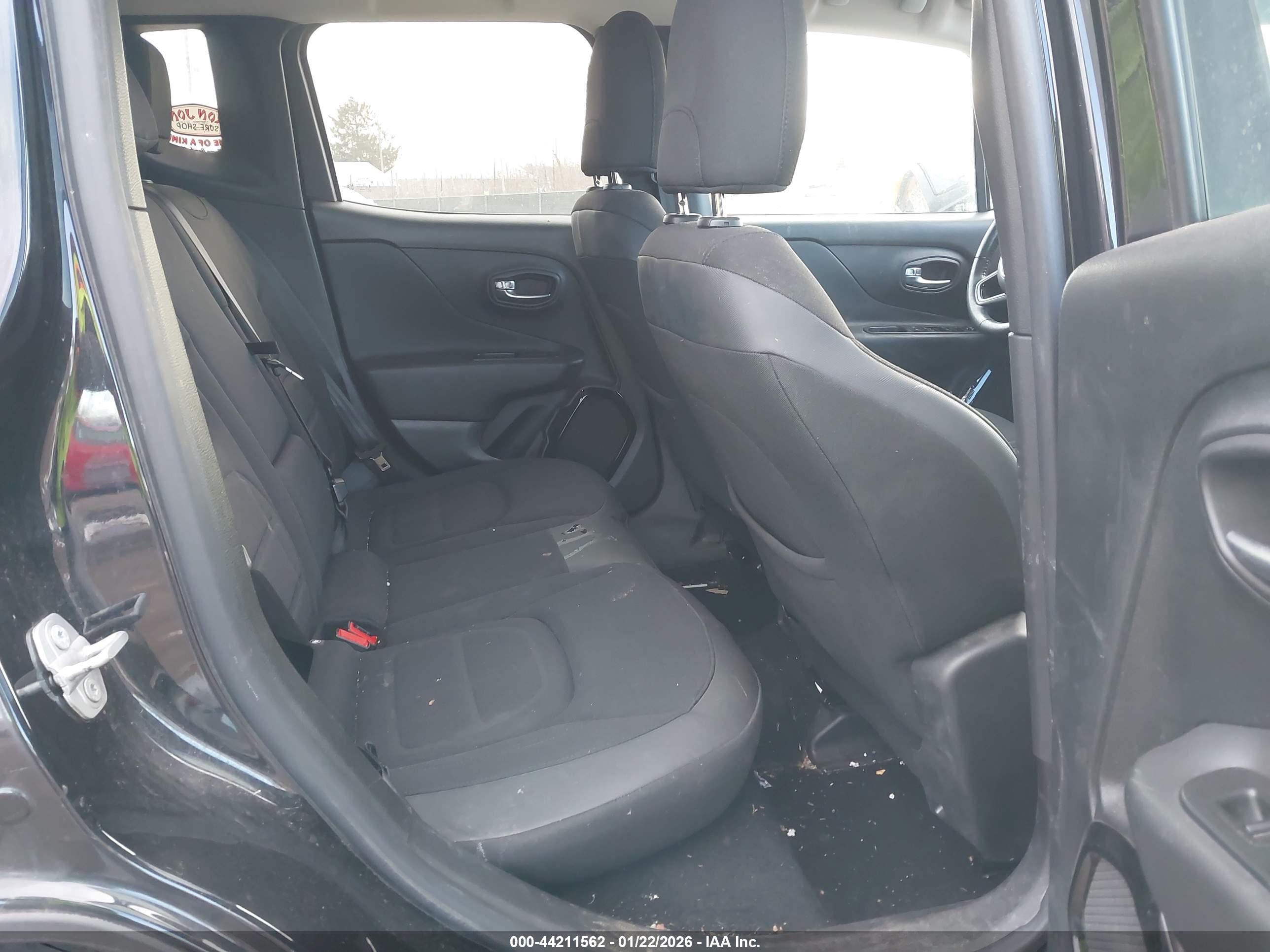 JEEP RENEGADE image 8