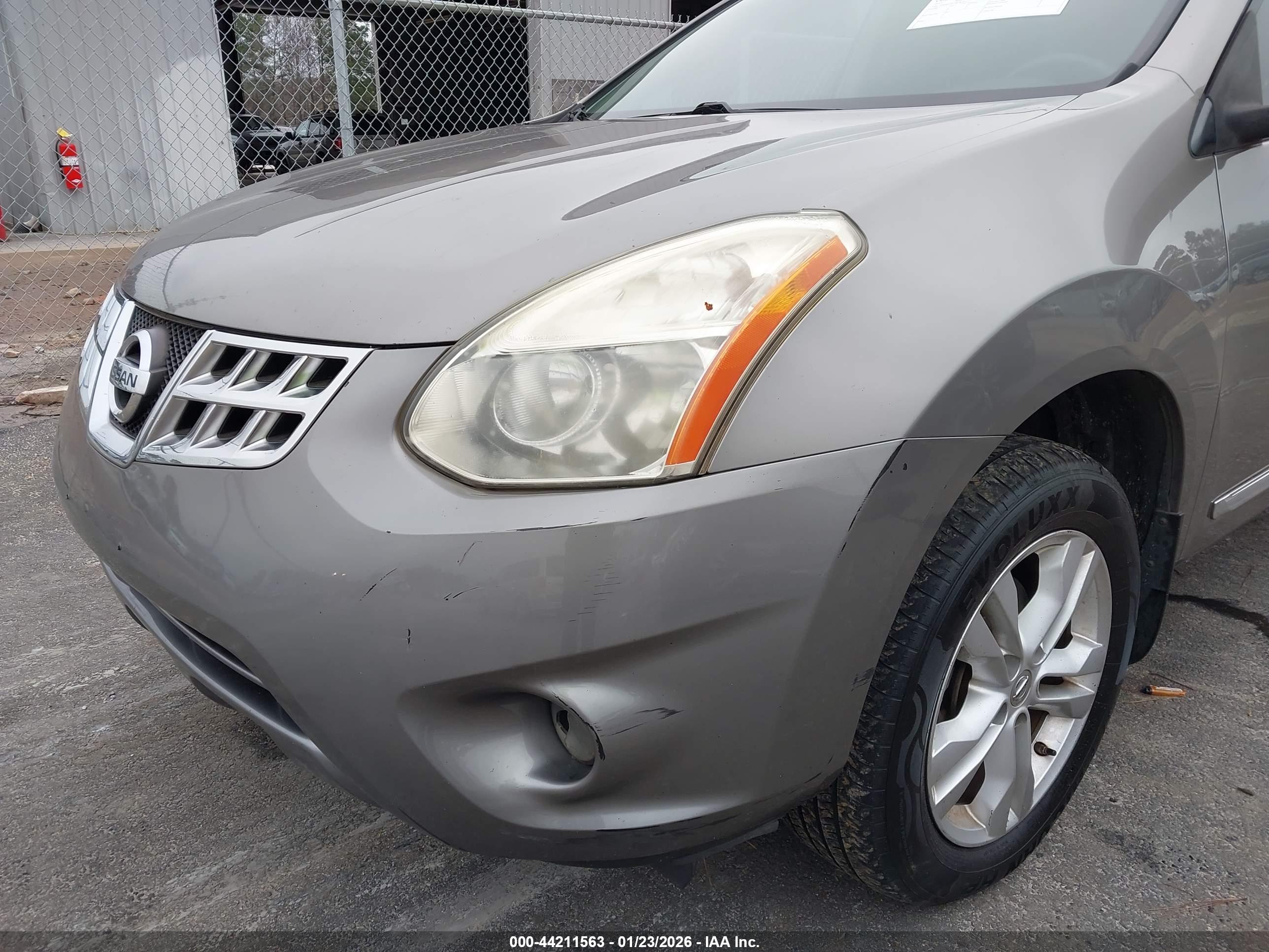 NISSAN ROGUE image 6