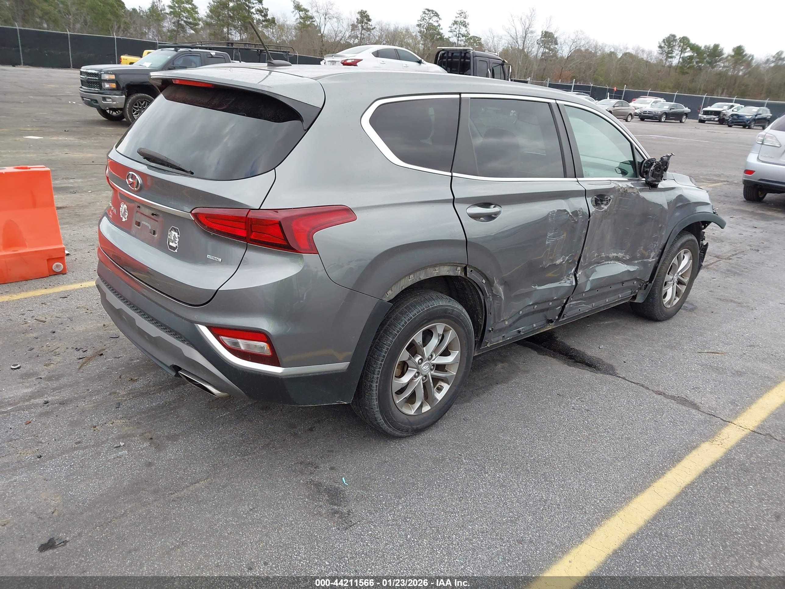 HYUNDAI SANTA image 4