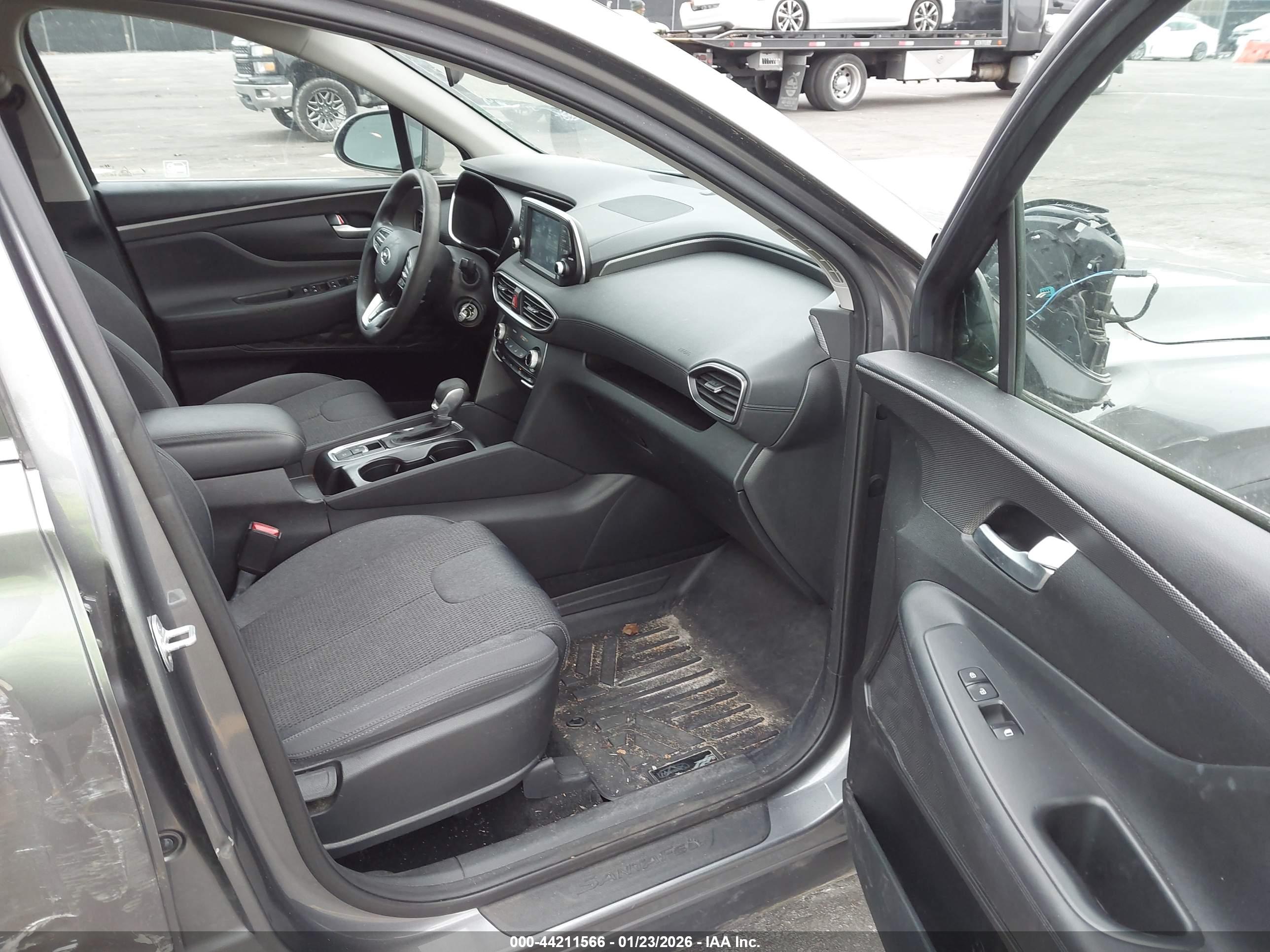 HYUNDAI SANTA image 5